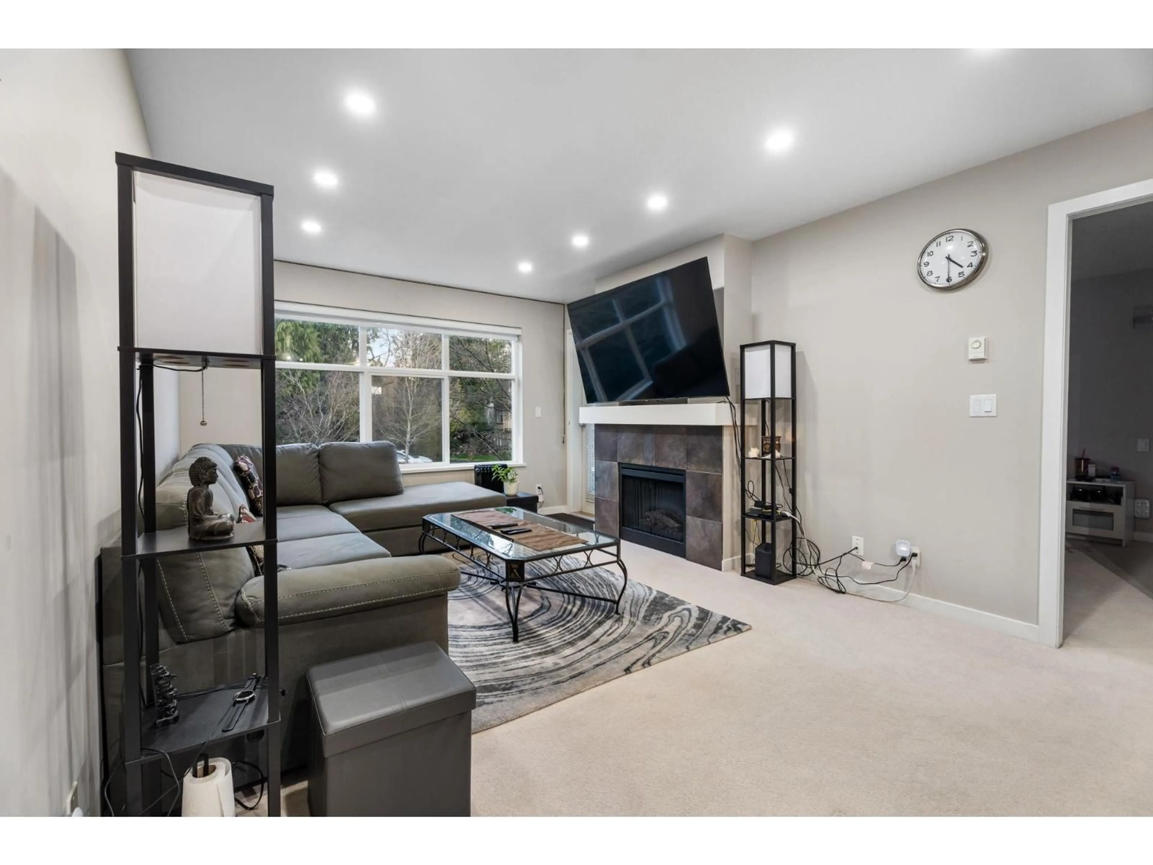 Unknown for 203 - 14885 105 AVENUE, Surrey British Columbia V3R2V6