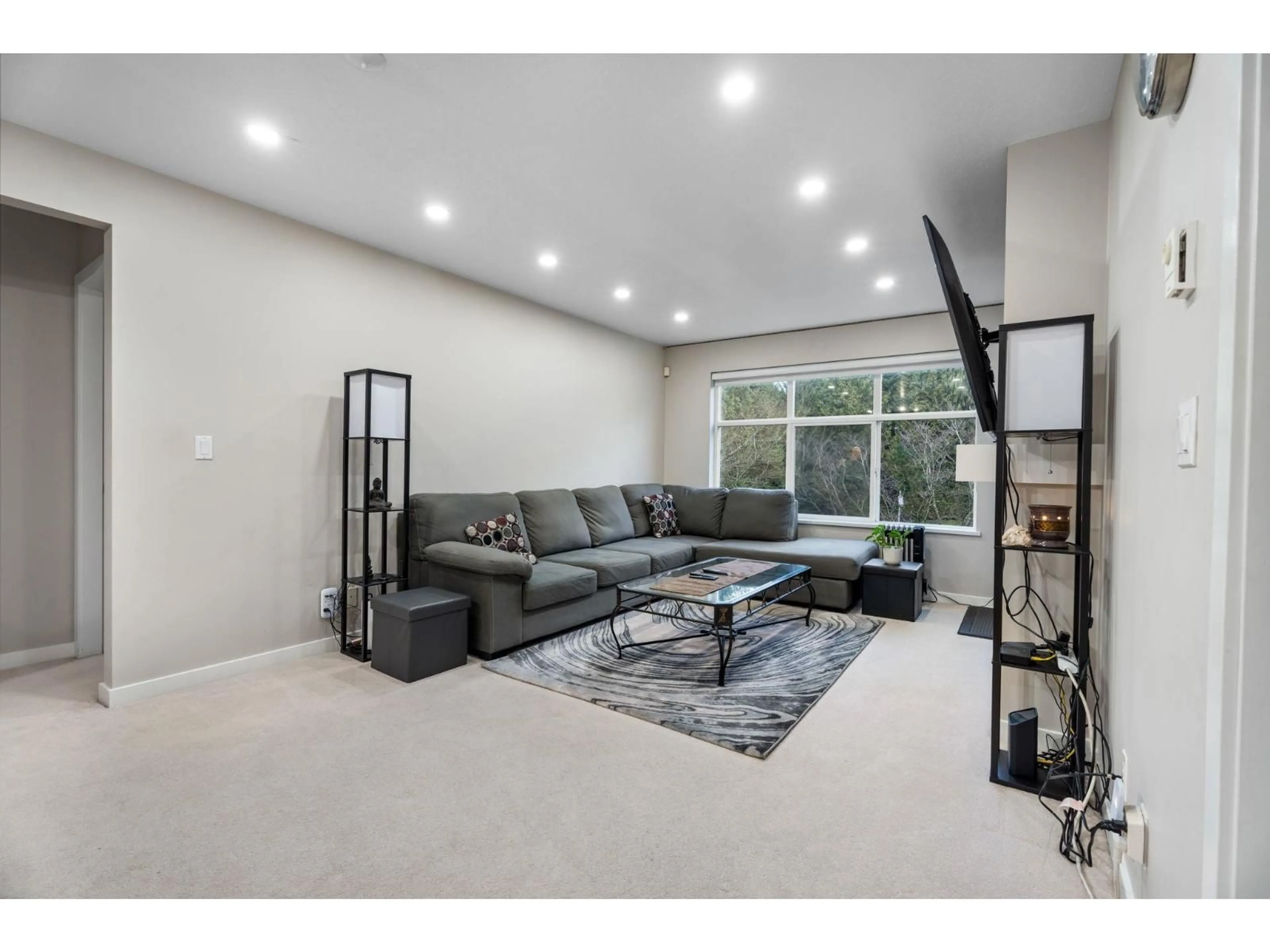 Living room with furniture, unknown for 203 - 14885 105 AVENUE, Surrey British Columbia V3R2V6