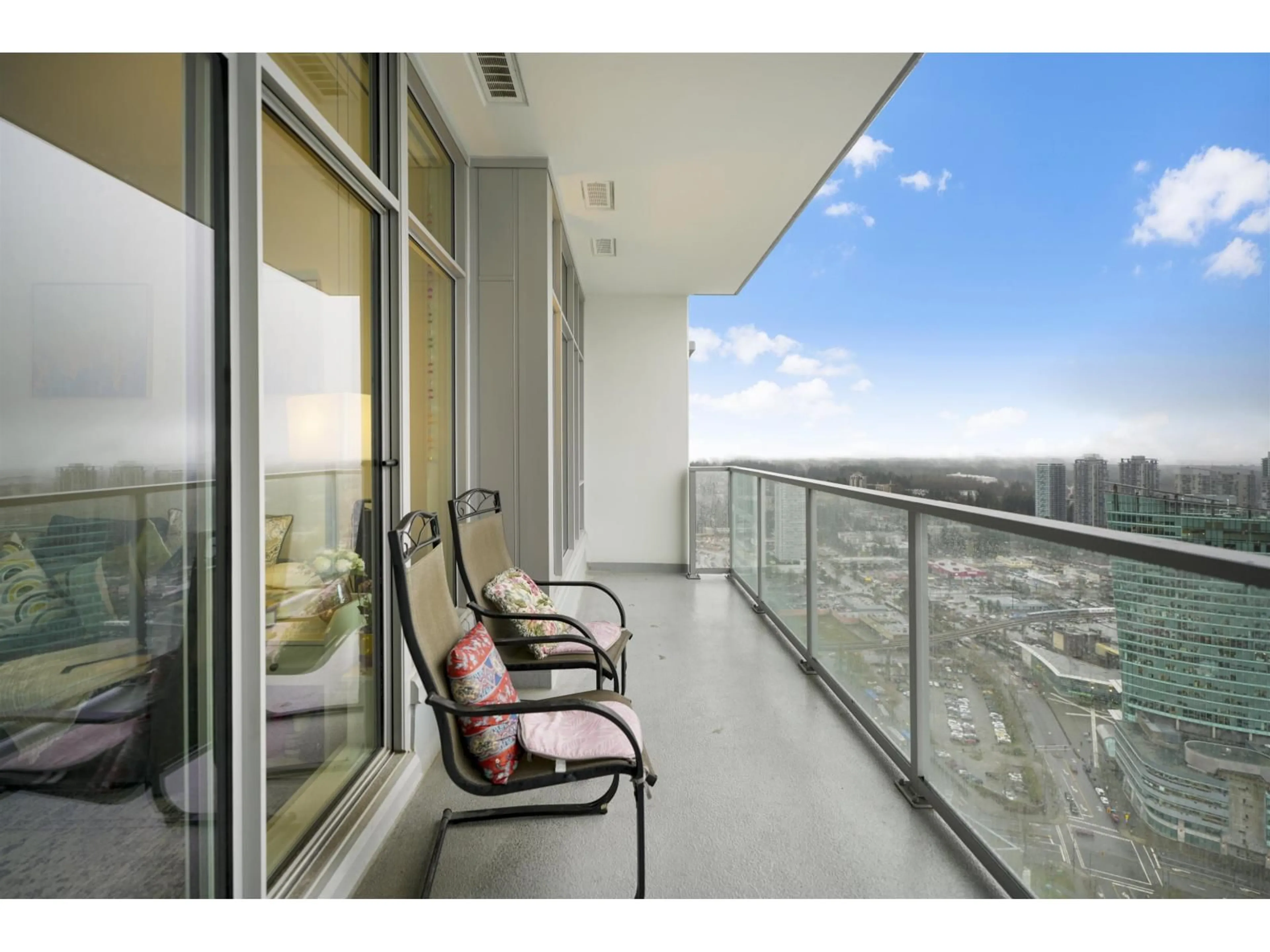 Balcony in the apartment, water/lake/river/ocean view for 4107 - 13350 CENTRAL AVENUE, Surrey British Columbia V3T0S1