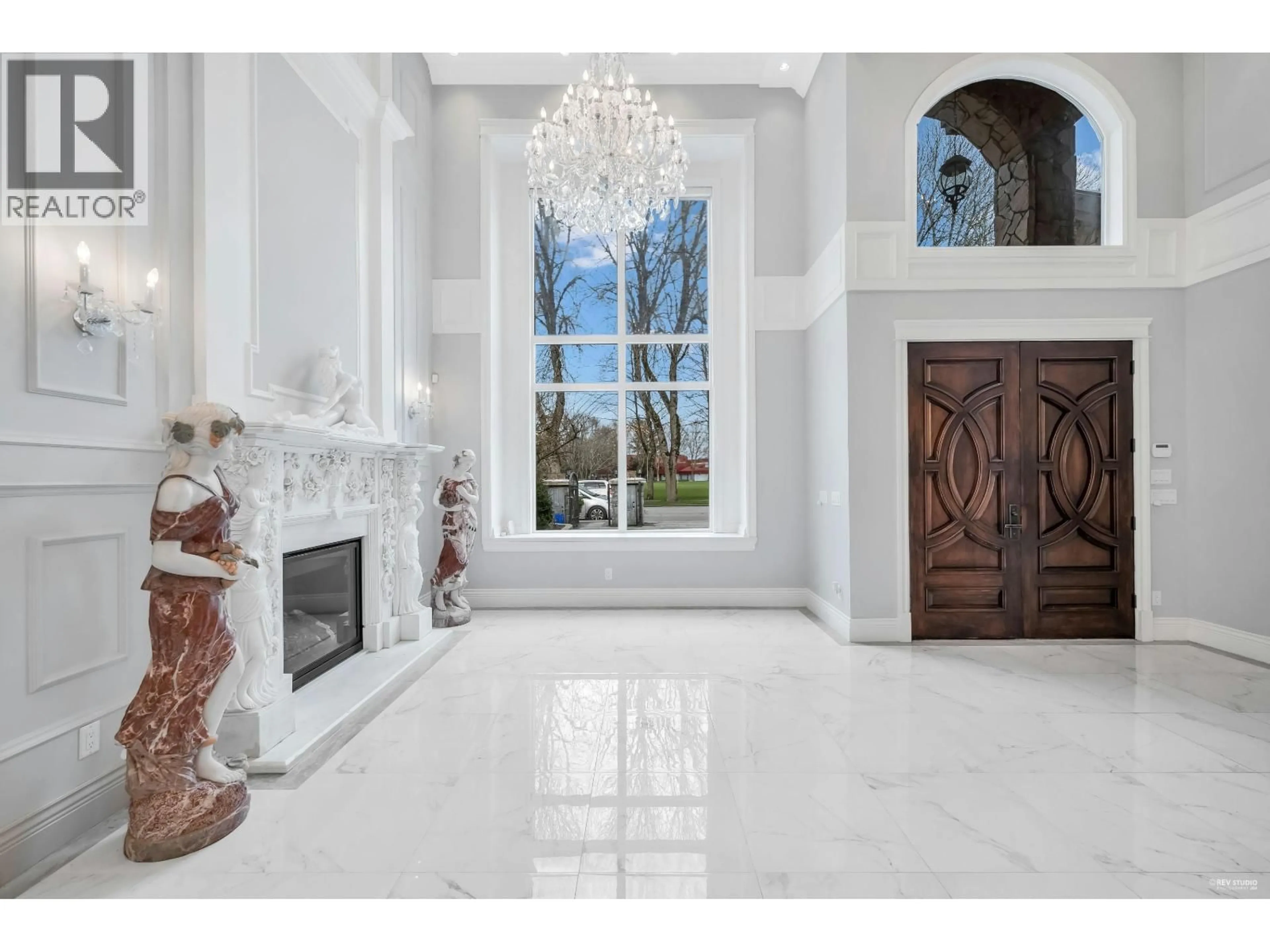 Indoor entryway for 8560 RYAN ROAD, Richmond British Columbia V7A2E6