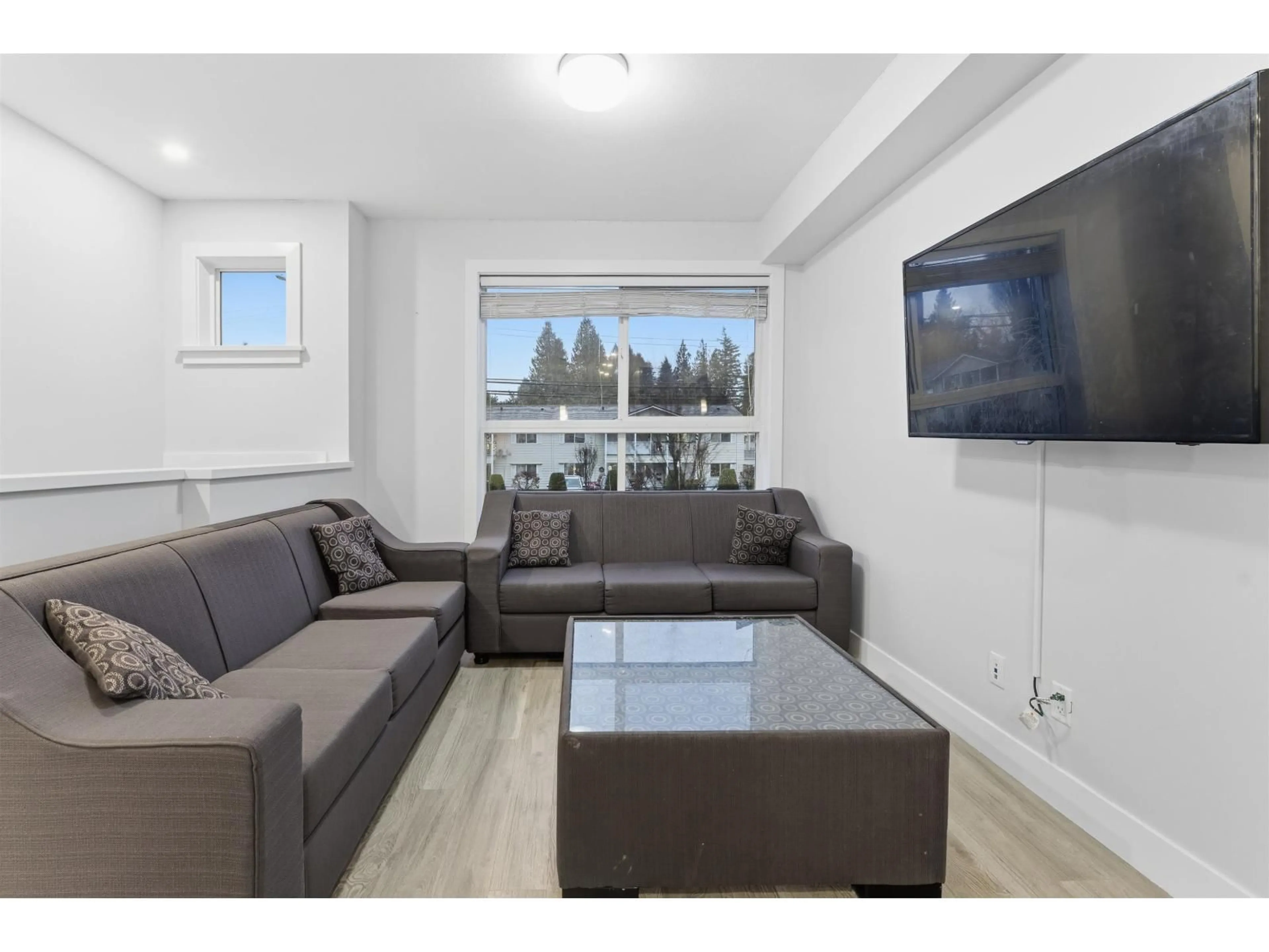 Living room with furniture, unknown for 6 - 2505 WARE STREET, Abbotsford British Columbia V2S3E2