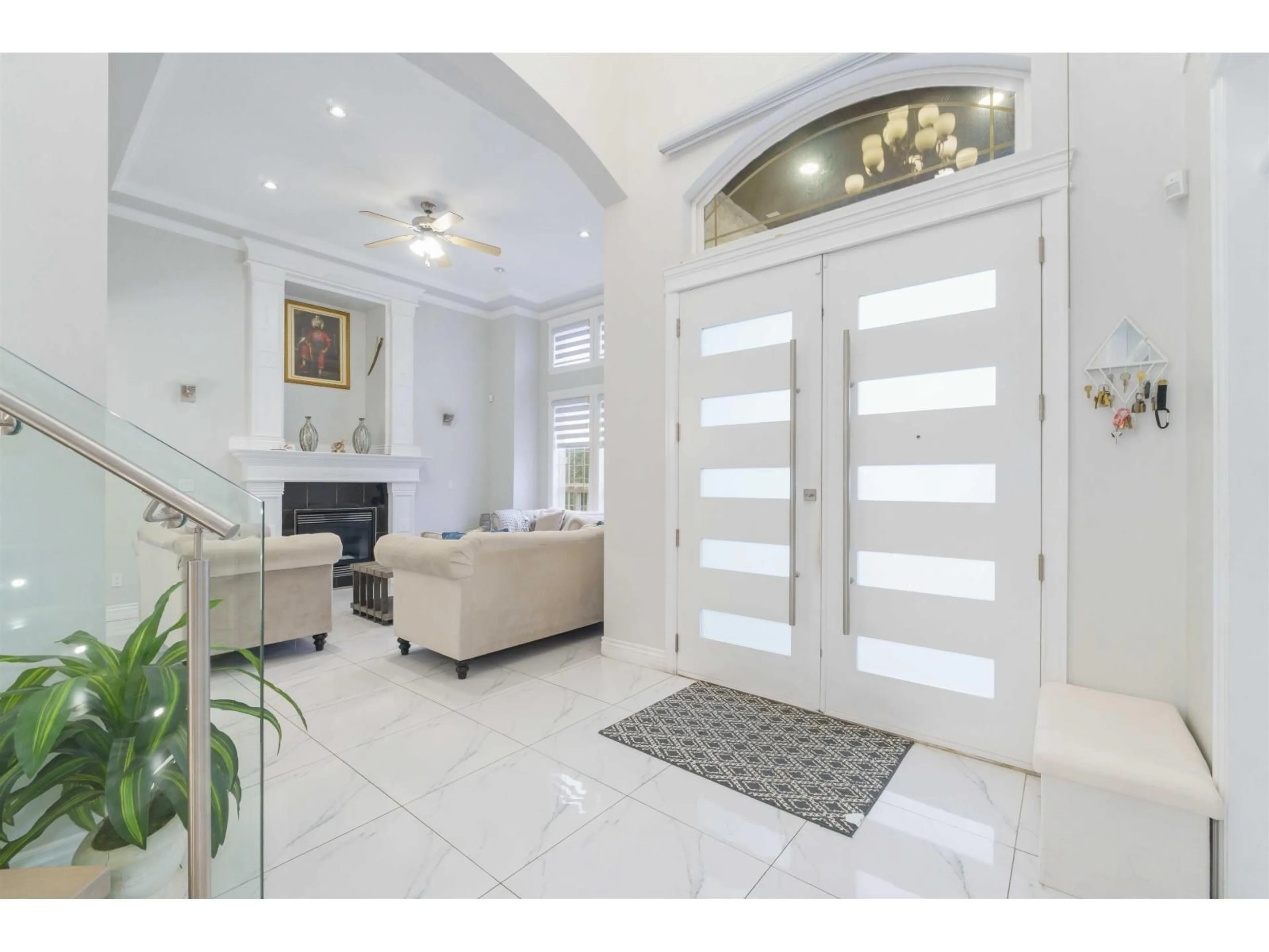 Indoor entryway for 6168 126 STREET, Surrey British Columbia V3X1V6