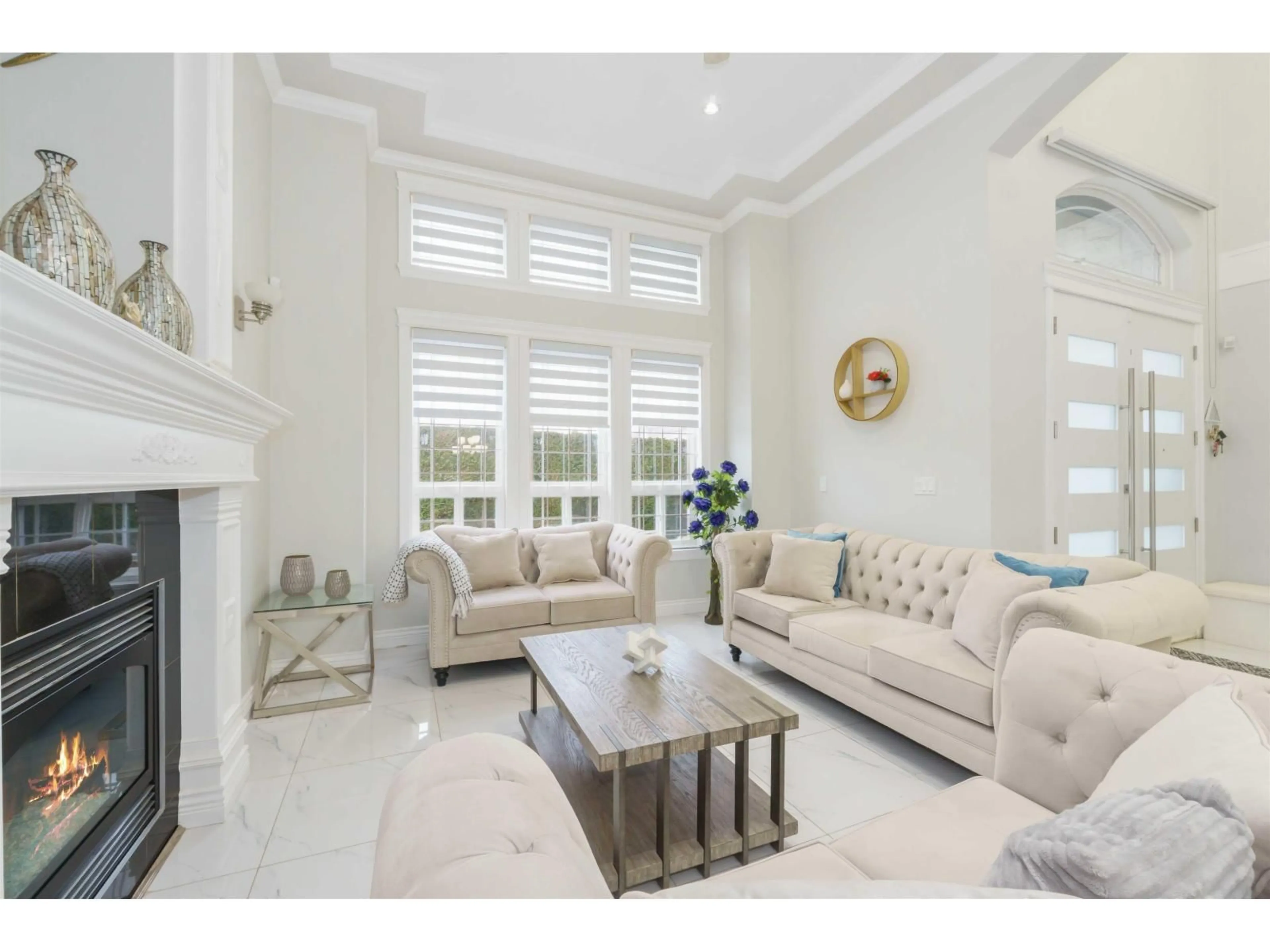 Living room with furniture, unknown for 6168 126 STREET, Surrey British Columbia V3X1V6