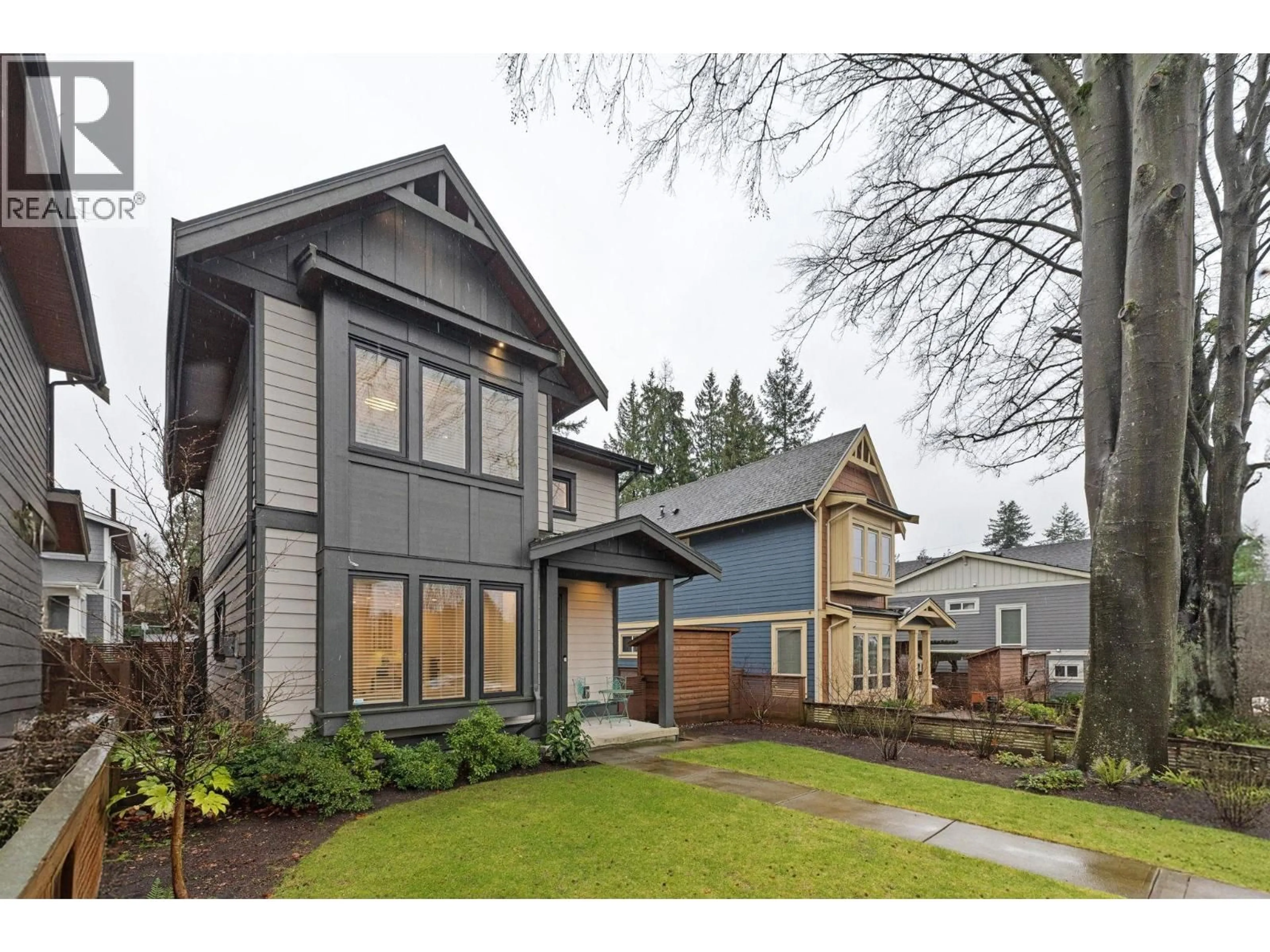 Home with vinyl exterior material, street for 2008 LARSON ROAD, North Vancouver British Columbia V7M0E1