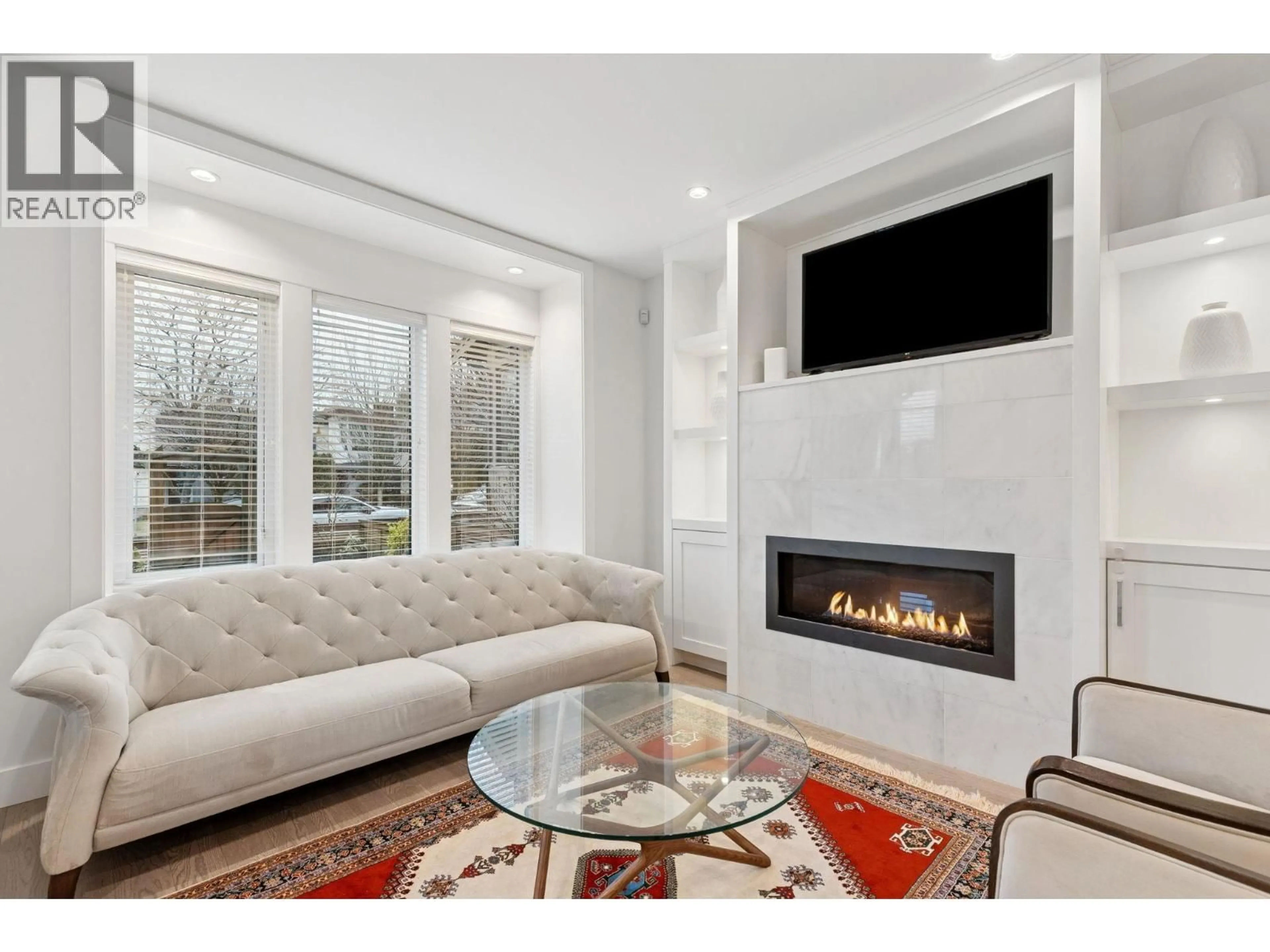 Living room with furniture, unknown for 2008 LARSON ROAD, North Vancouver British Columbia V7M0E1