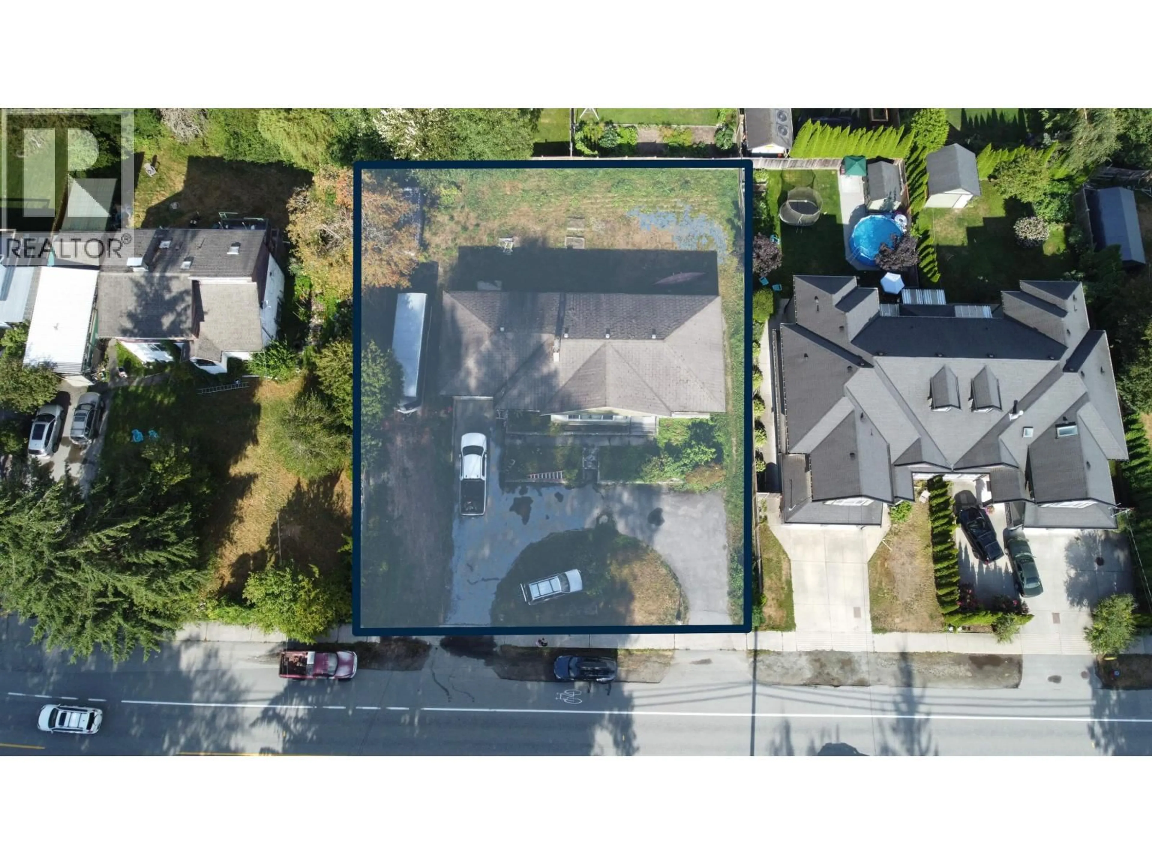 A pic from outside/outdoor area/front of a property/back of a property/a pic from drone, street for 38850 BUCKLEY AVENUE, Squamish British Columbia V0N3G0