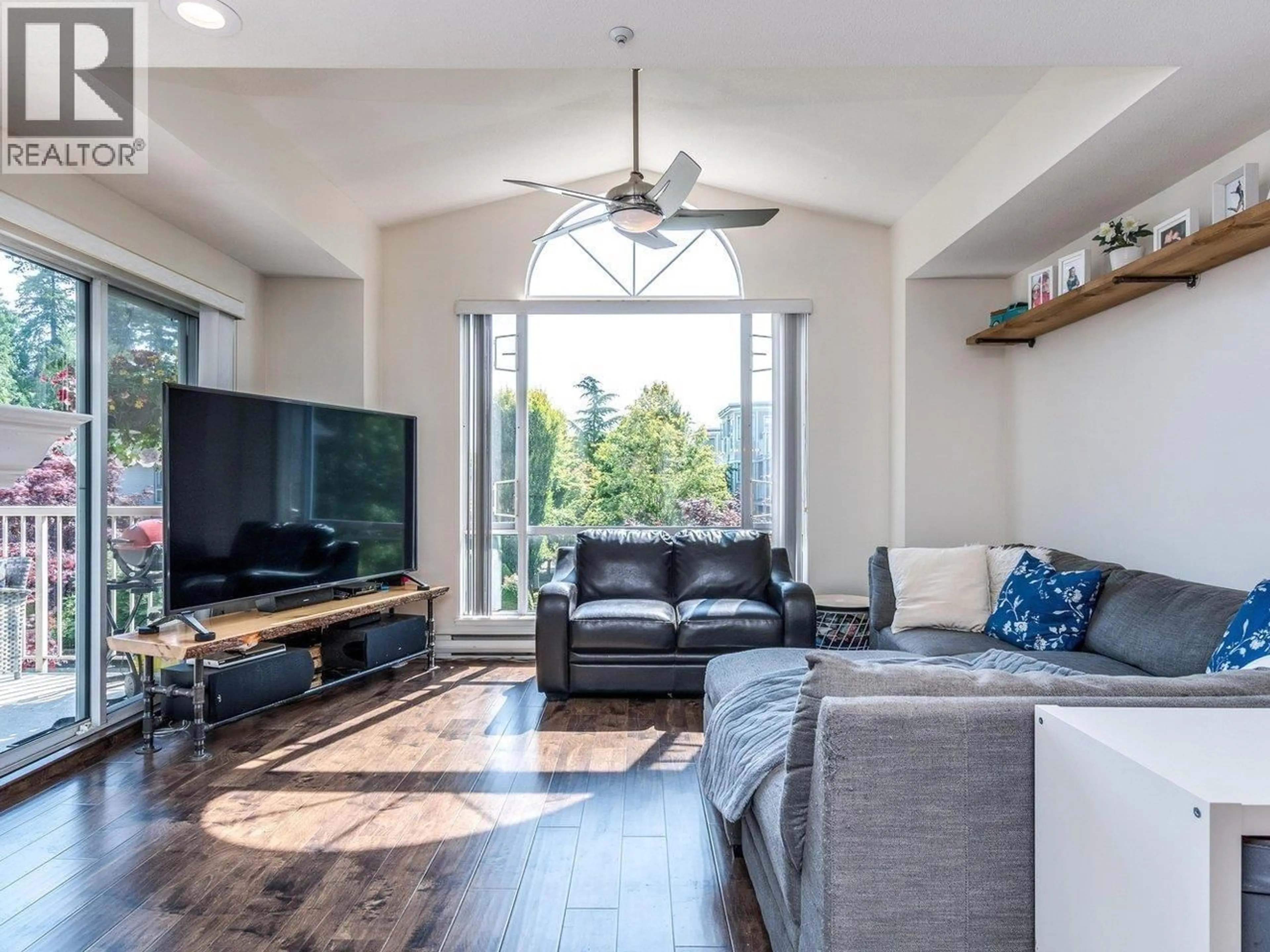 Living room with furniture, unknown for 309 - 19122 122 AVENUE, Pitt Meadows British Columbia V3Y2N7