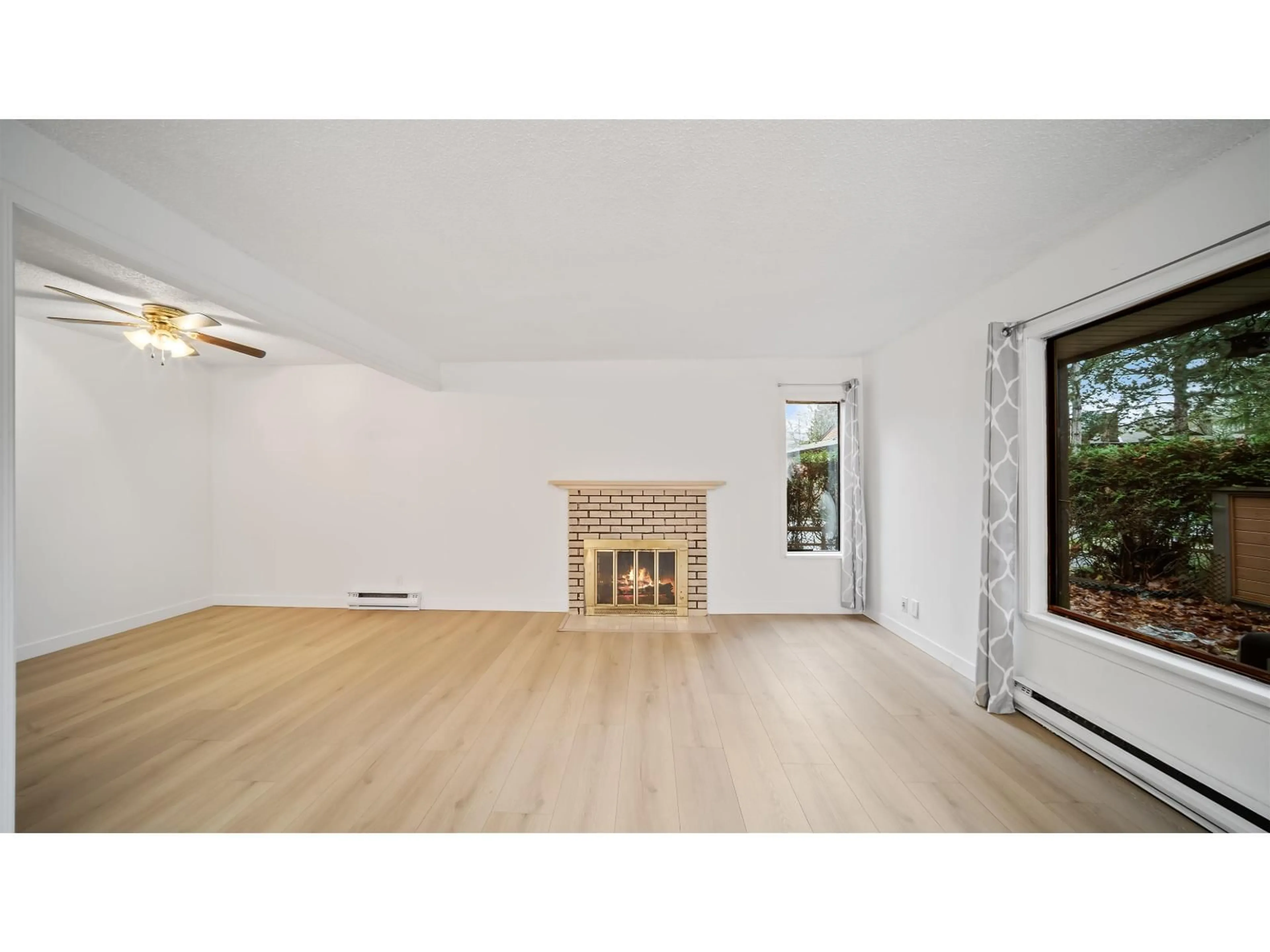 A pic of a room for 916 - 10620 150 STREET, Surrey British Columbia V3R7S1