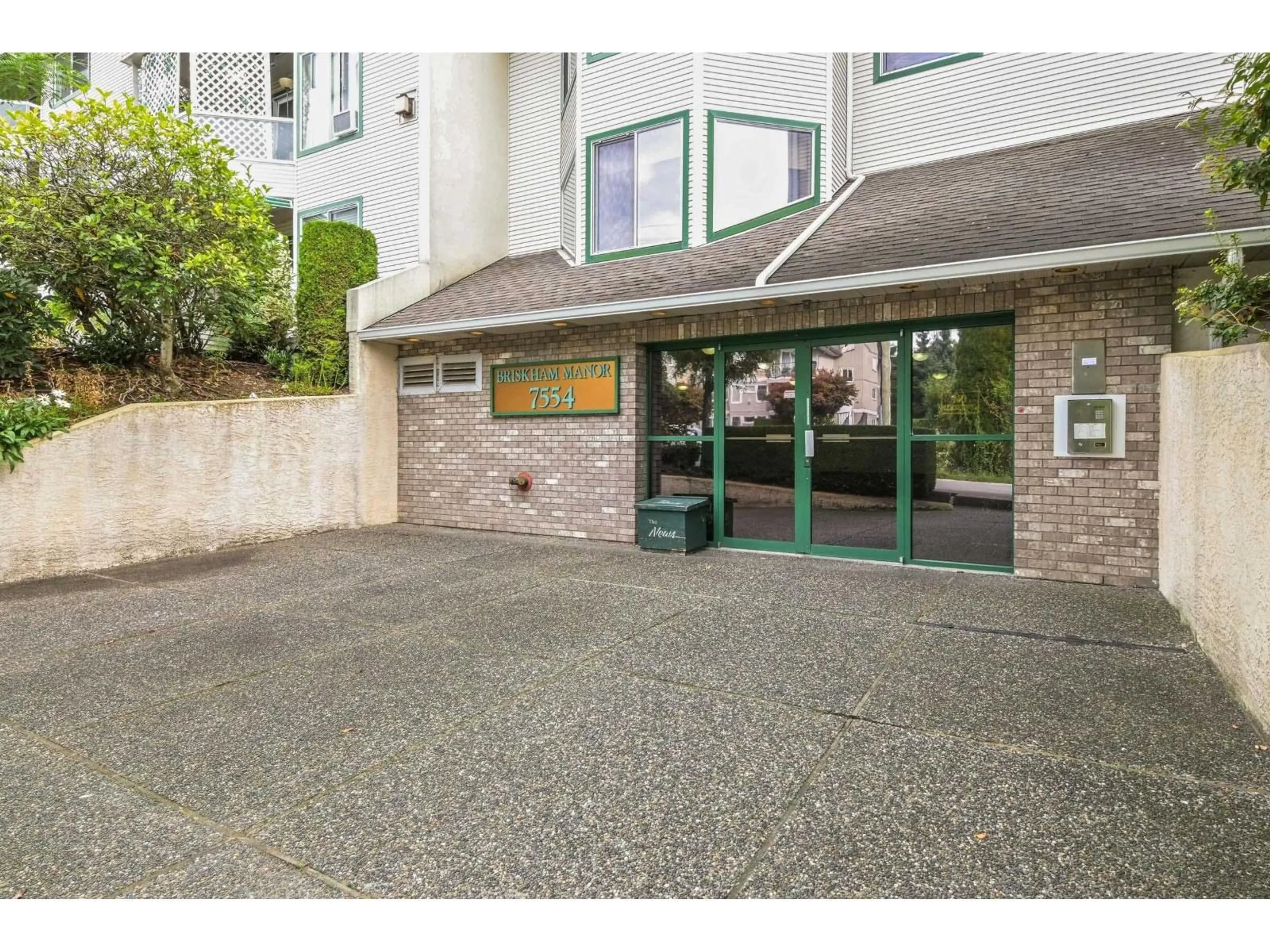 Indoor foyer for 106 - 7554 BRISKHAM STREET, Mission British Columbia V2V3L9