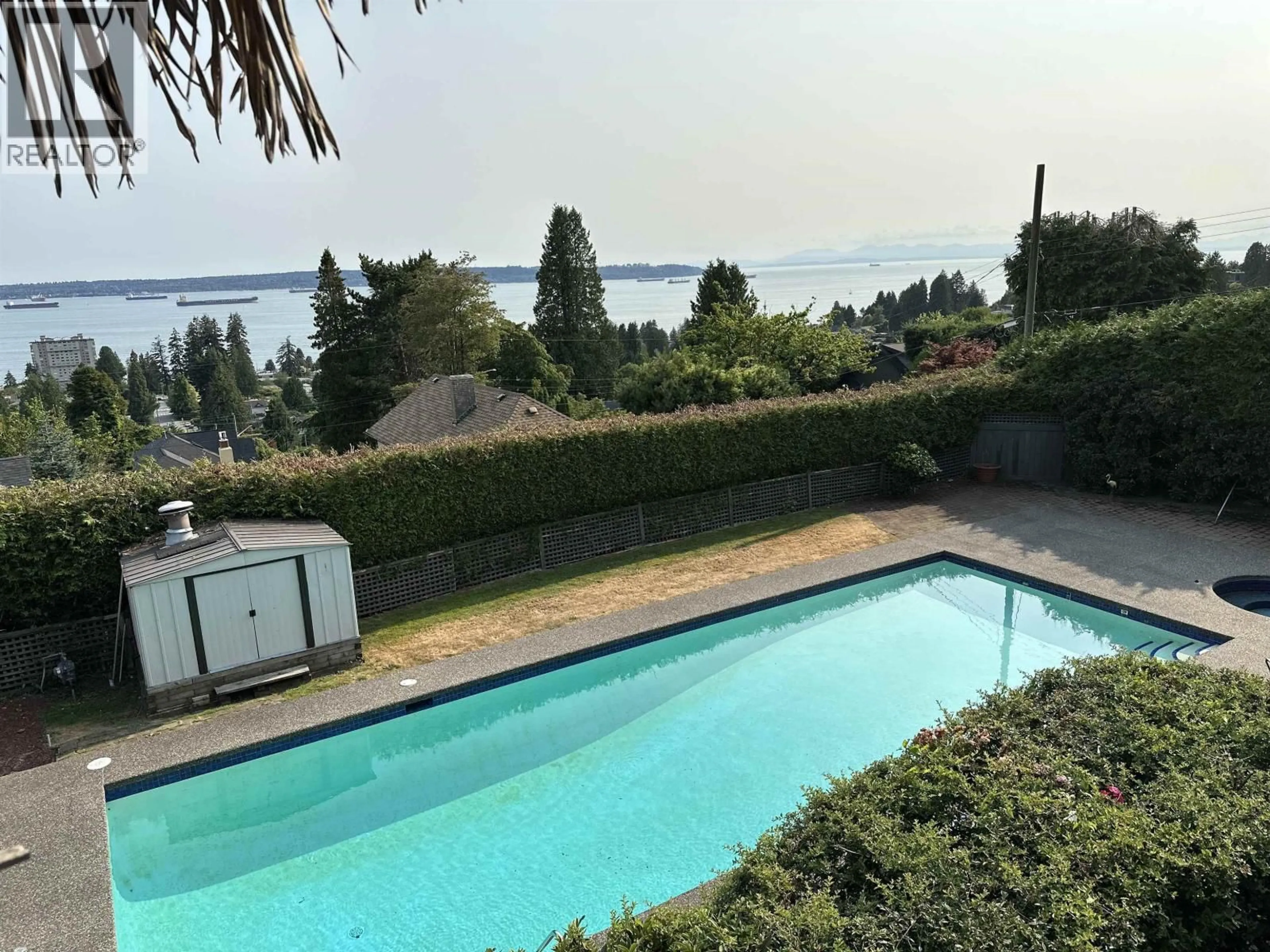 Pool for 2390 PALMERSTON AVENUE, West Vancouver British Columbia V7V2W1