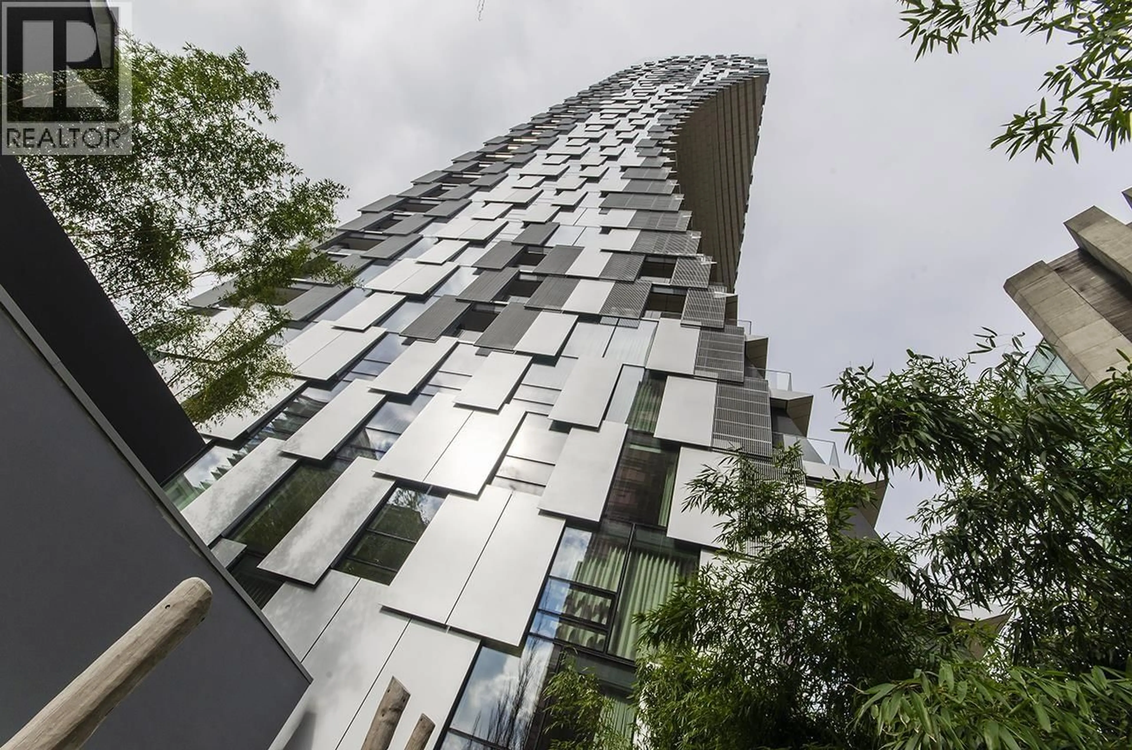 Indoor foyer for 2205 - 1568 ALBERNI STREET, Vancouver British Columbia V6G0E3