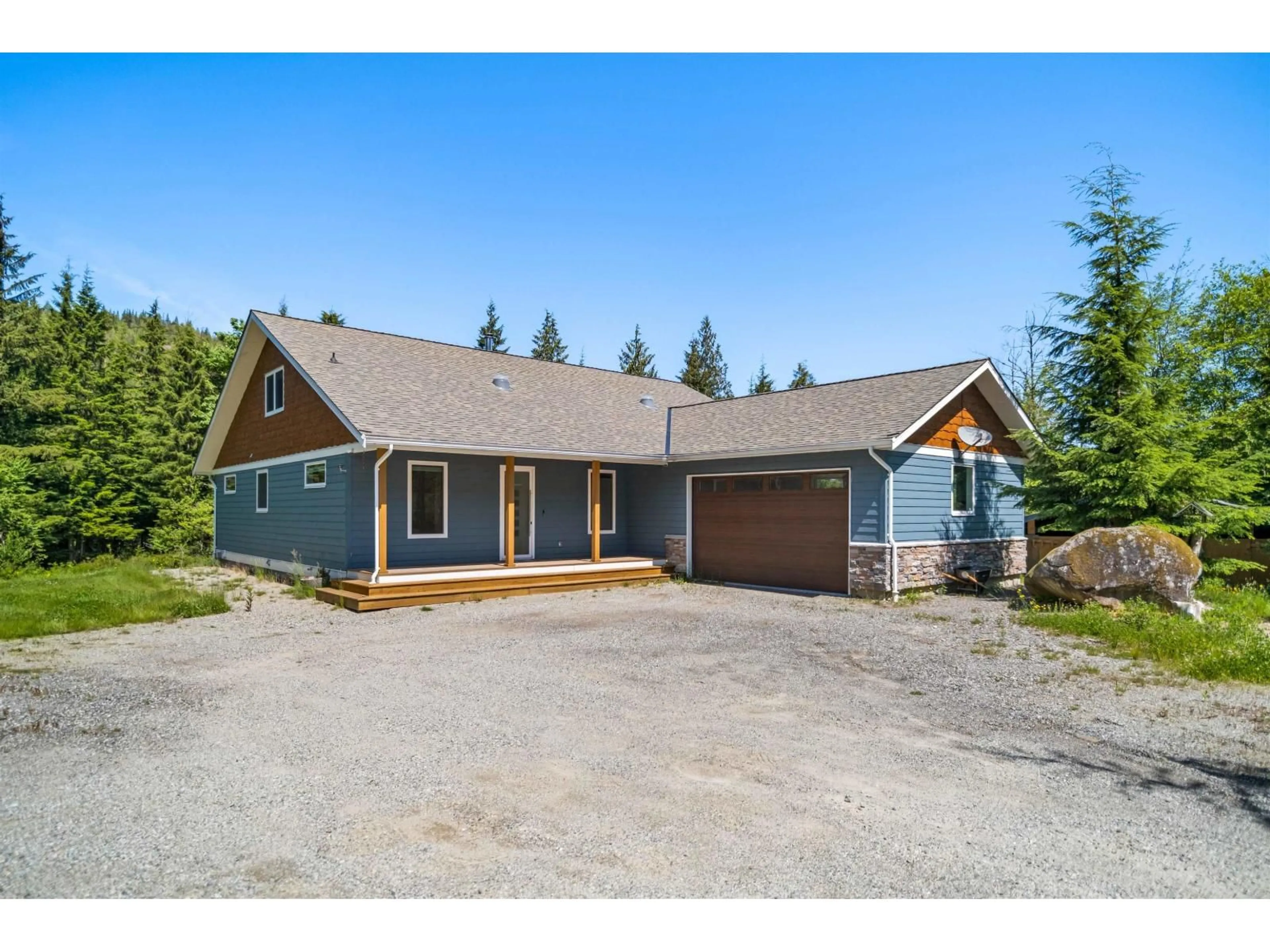 A pic from outside/outdoor area/front of a property/back of a property/a pic from drone, unknown for 33553 JOHNSON STREET, Mission British Columbia V4S1L5