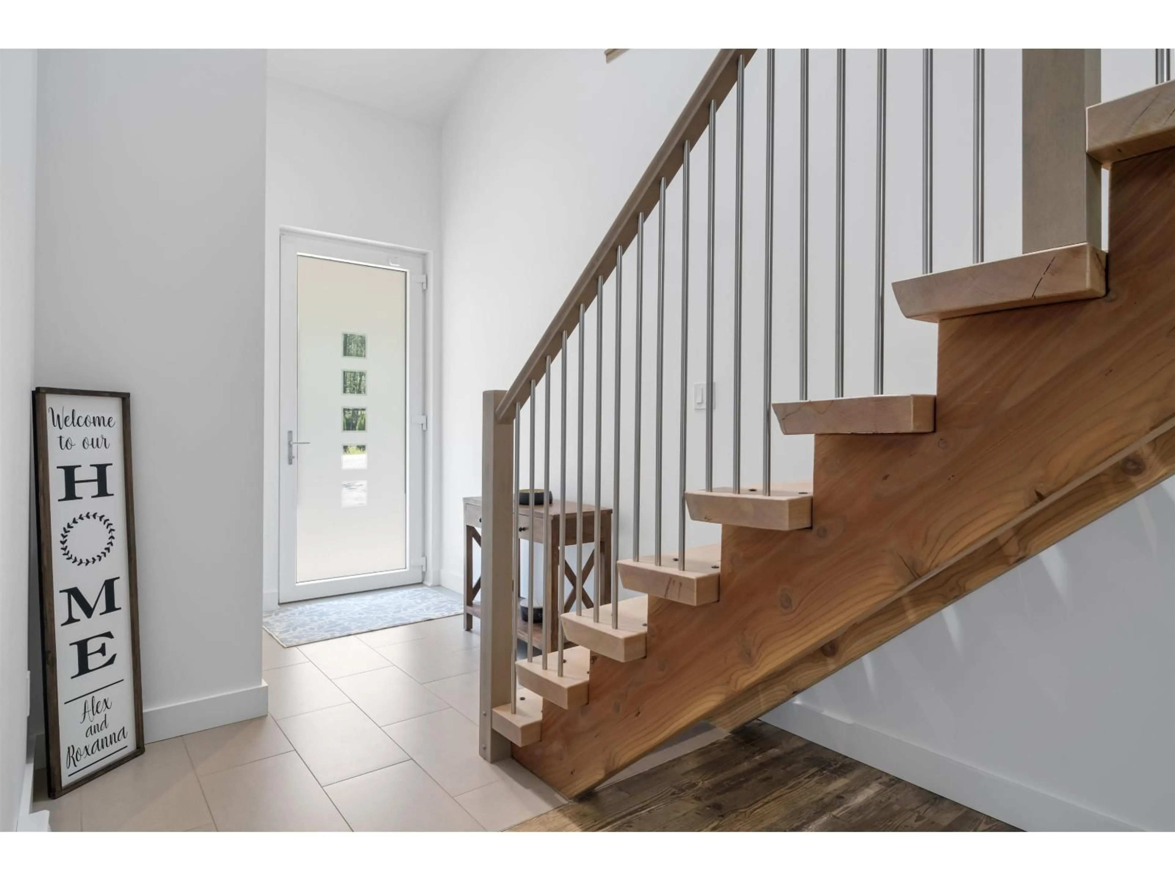 Indoor entryway for 33553 JOHNSON STREET, Mission British Columbia V4S1L5