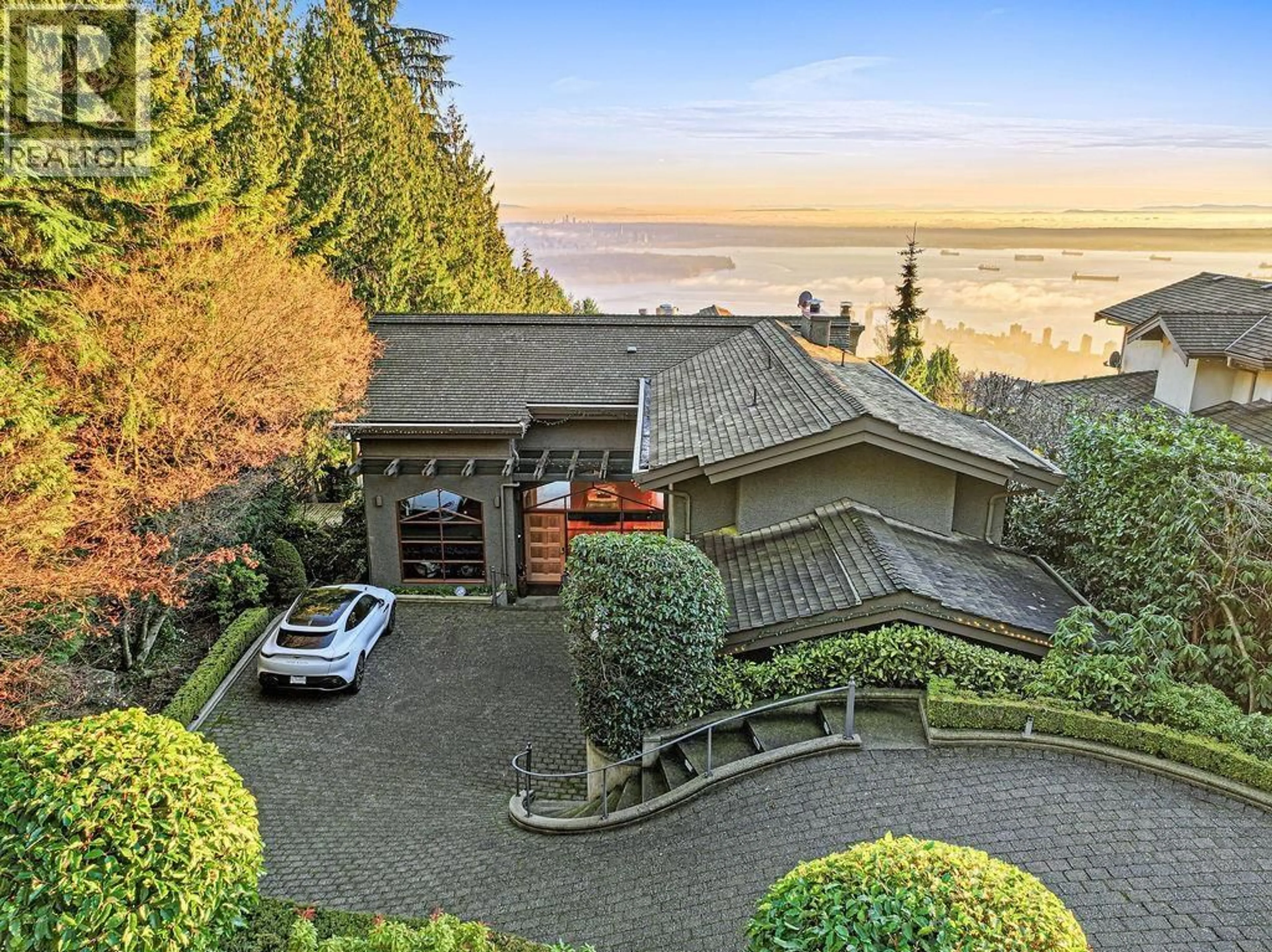 A pic from outside/outdoor area/front of a property/back of a property/a pic from drone, water/lake/river/ocean view for 1626 PINECREST DRIVE, West Vancouver British Columbia V7S3H3