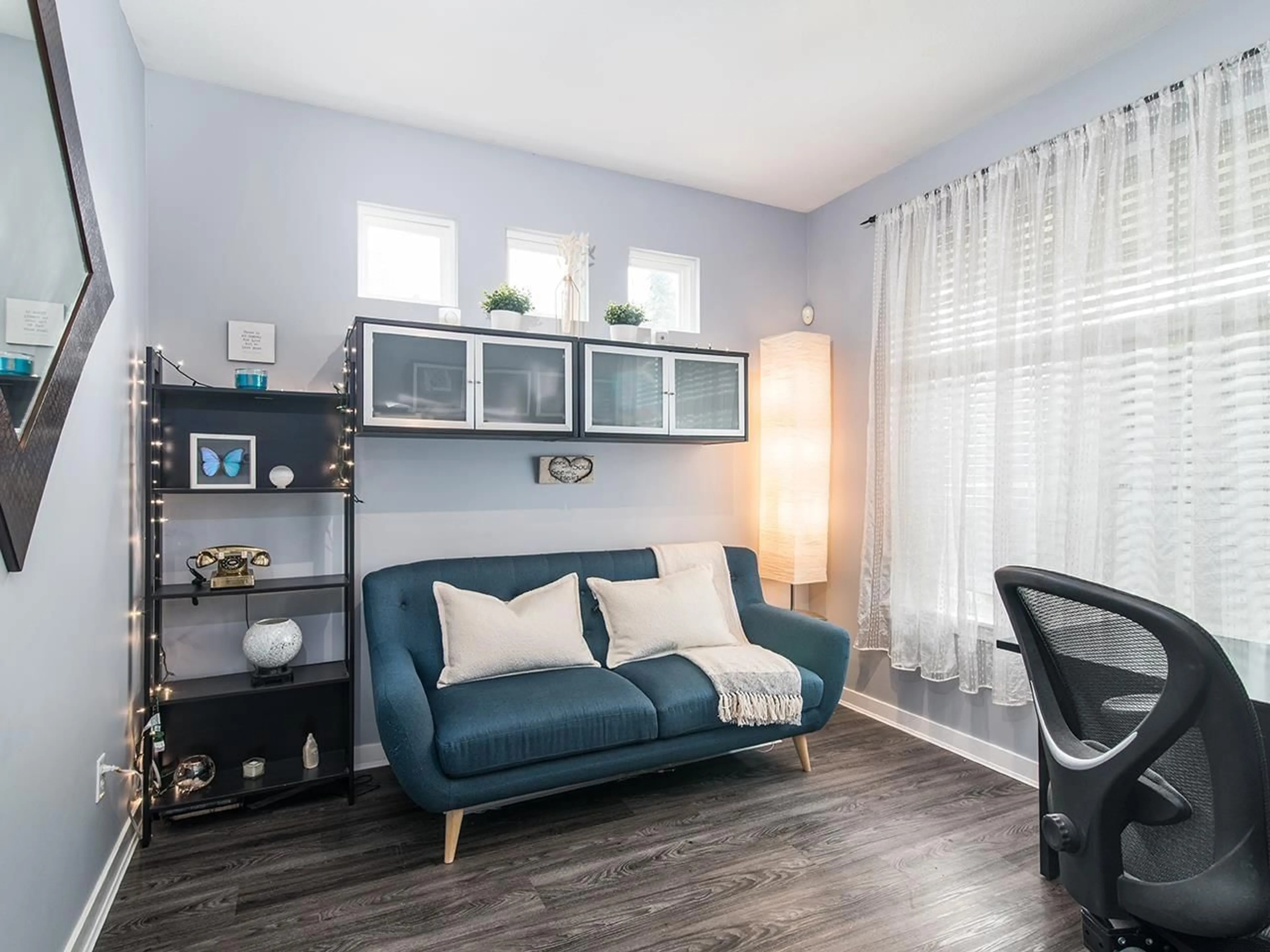 Living room with furniture, wood/laminate floor for 14579 33B AVENUE, Surrey British Columbia V4P3M8