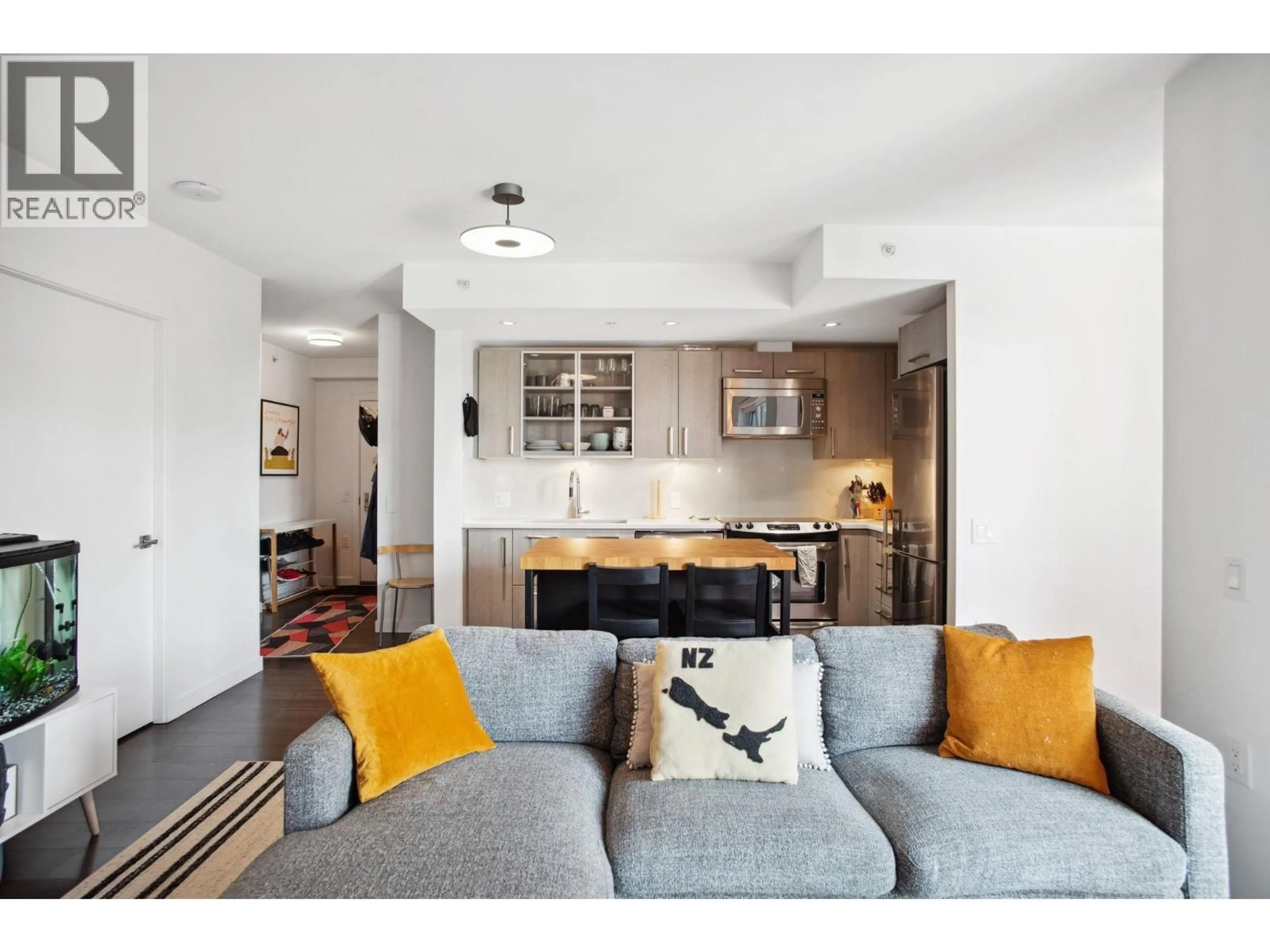 Living room with furniture, unknown for 501 - 983 HASTINGS STREET, Vancouver British Columbia V6A0G9