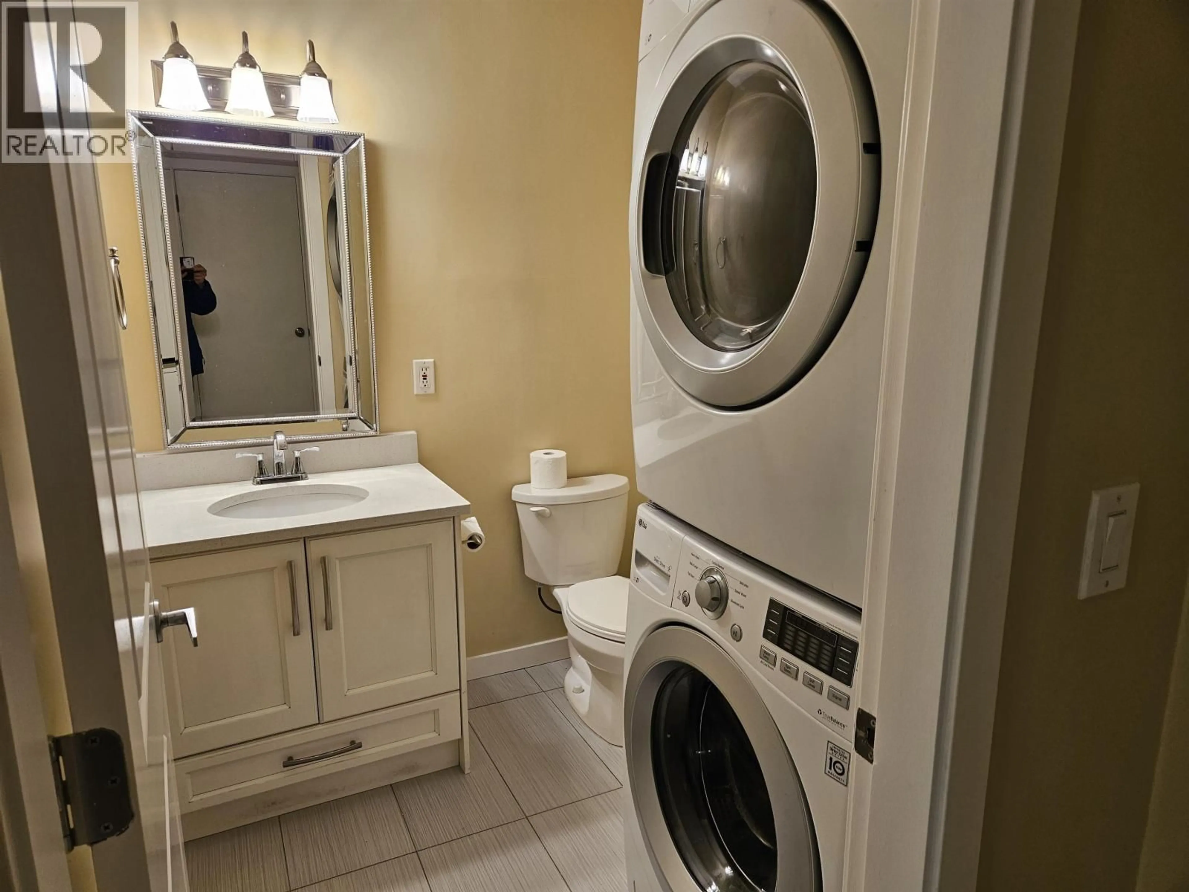 Laundry room for 111 BONNYMUIR DRIVE, West Vancouver British Columbia V7S1L4