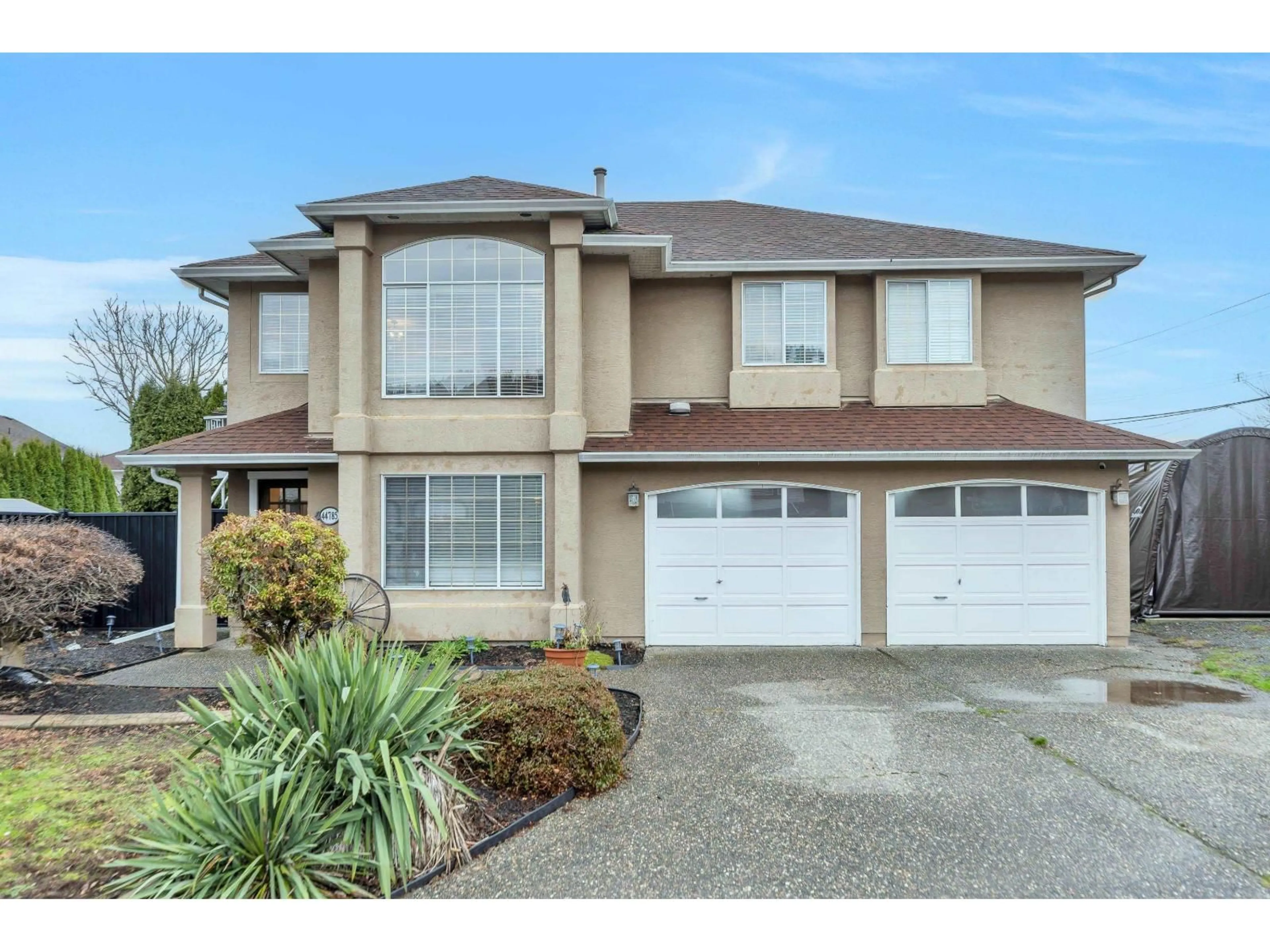 Home with vinyl exterior material, street for 44785 MONTE VISTA DRIVE, Chilliwack British Columbia V2R3E1