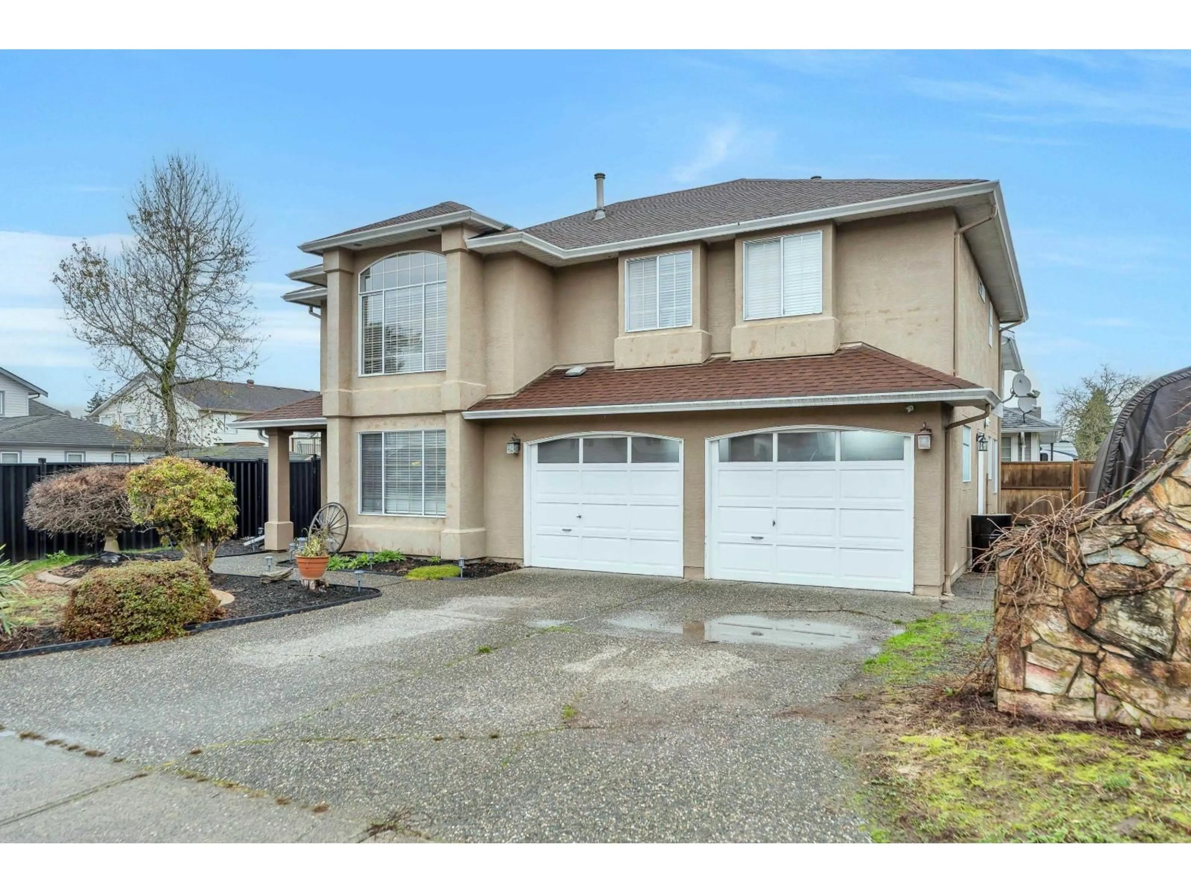 Home with vinyl exterior material, street for 44785 MONTE VISTA DRIVE, Chilliwack British Columbia V2R3E1