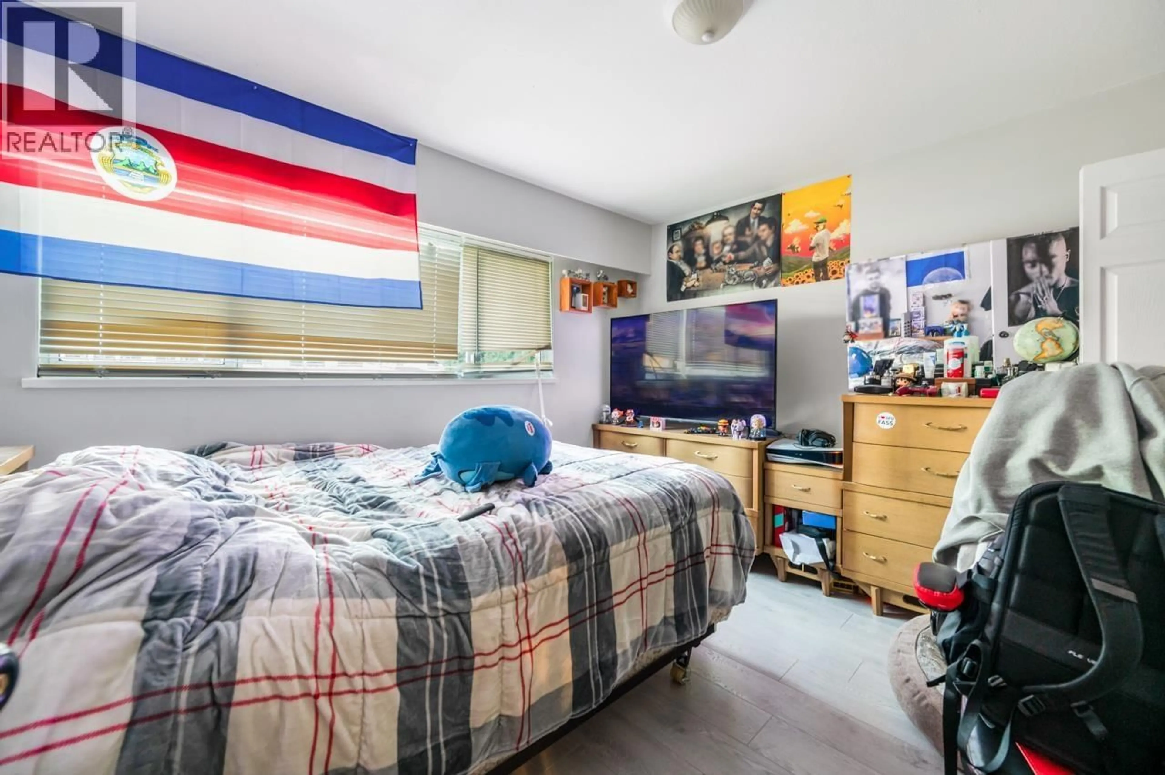 A pic of a room for 2155 PRAIRIE AVENUE, Port Coquitlam British Columbia V3B1V6