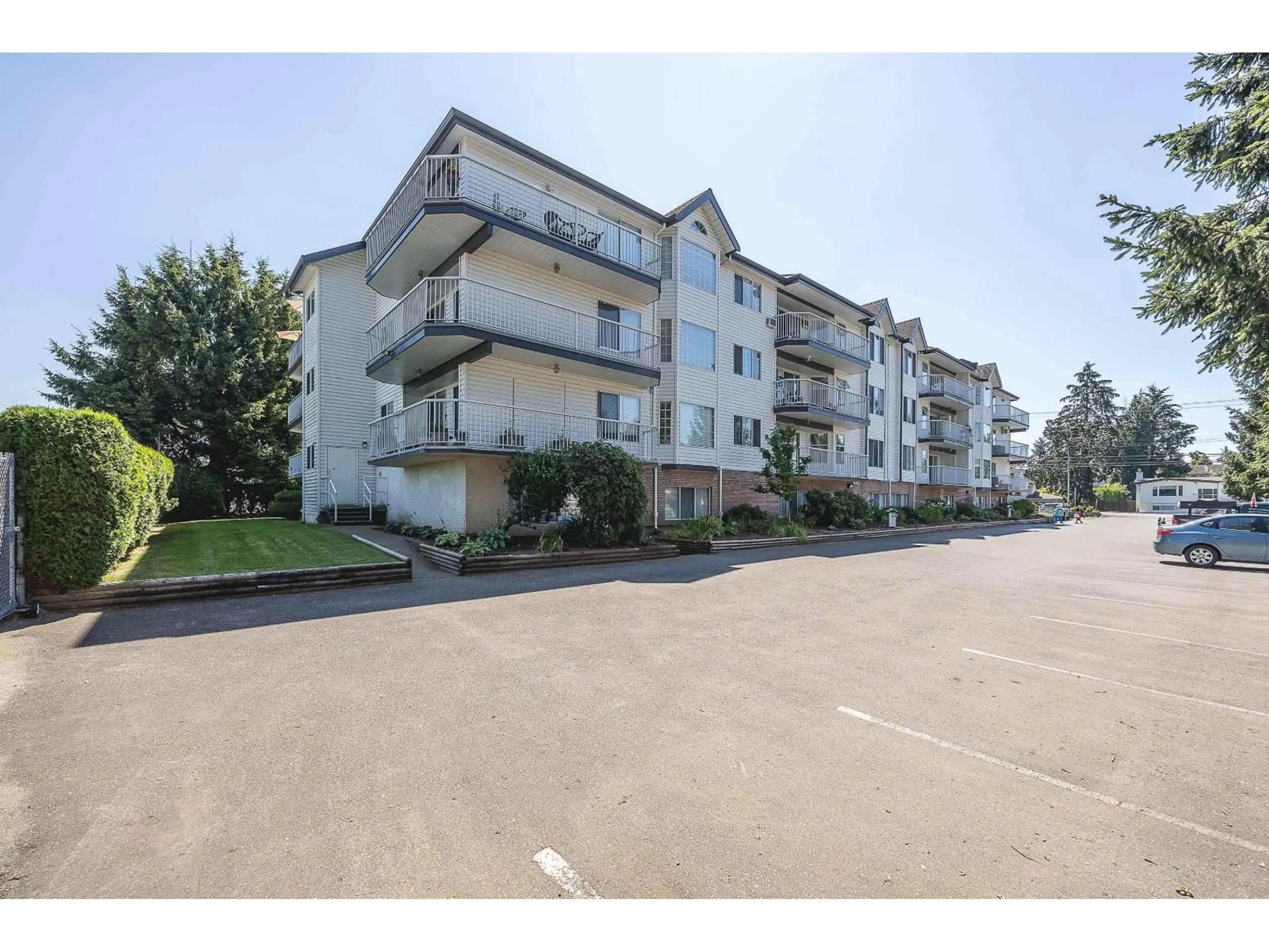 Patio, unknown for 307 - 33535 KING ROAD, Abbotsford British Columbia V2S6Z5