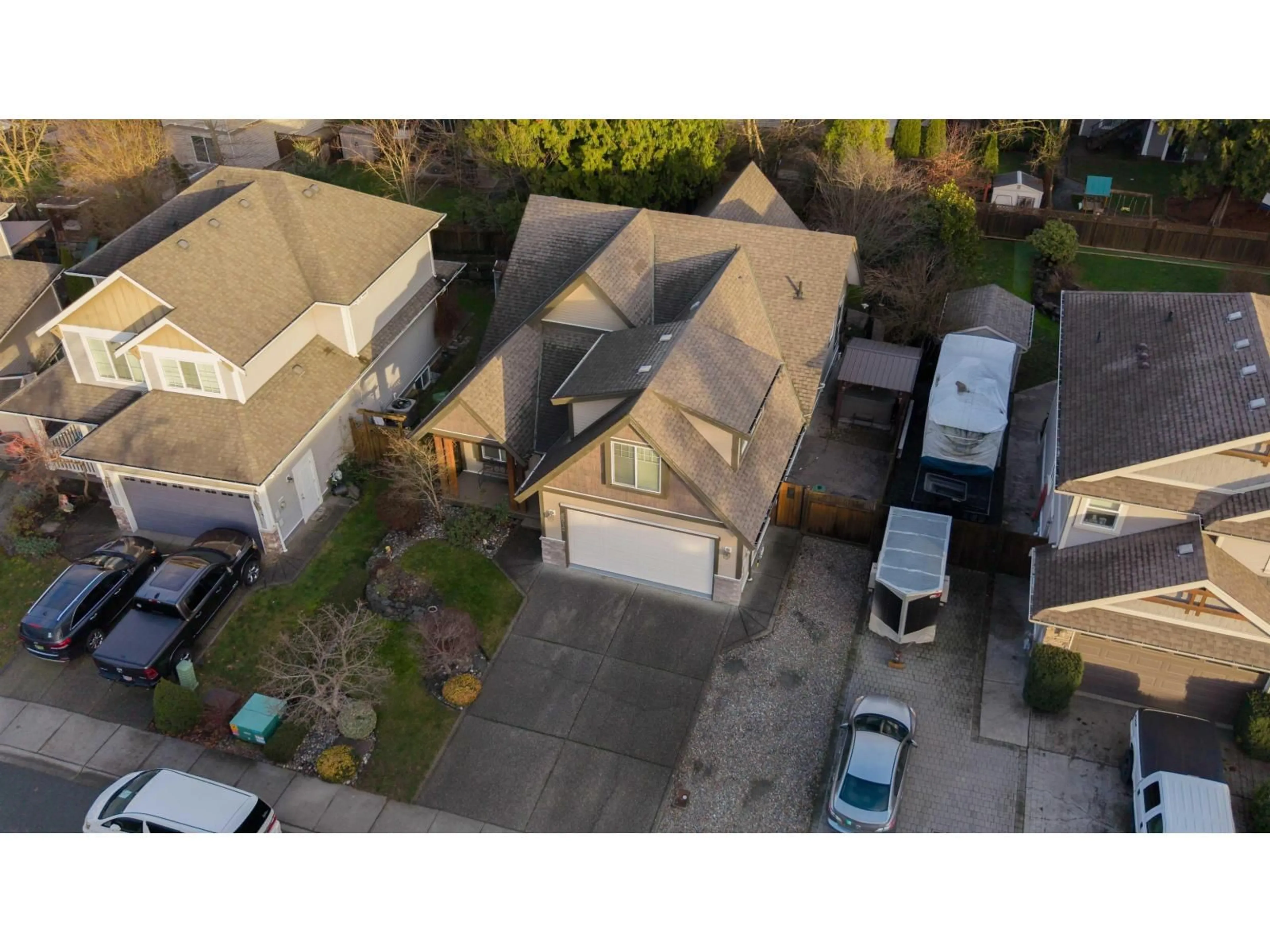 A pic from outside/outdoor area/front of a property/back of a property/a pic from drone, street for 8512 BRADSHAW PLACE, Chilliwack British Columbia V4Z0A7