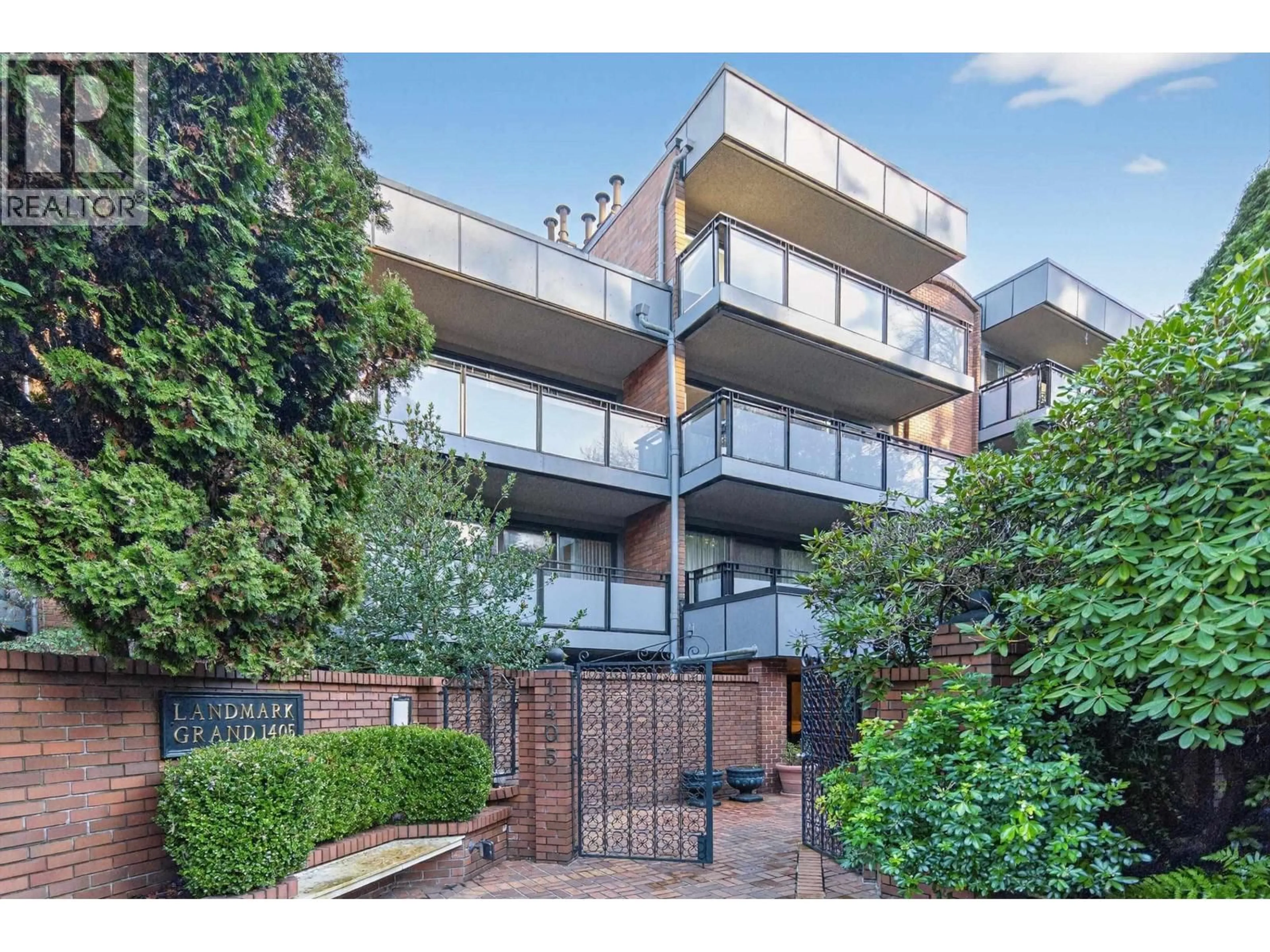 A pic from outside/outdoor area/front of a property/back of a property/a pic from drone, street for 605 - 1405 W 15TH AVENUE, Vancouver British Columbia V6H3R2