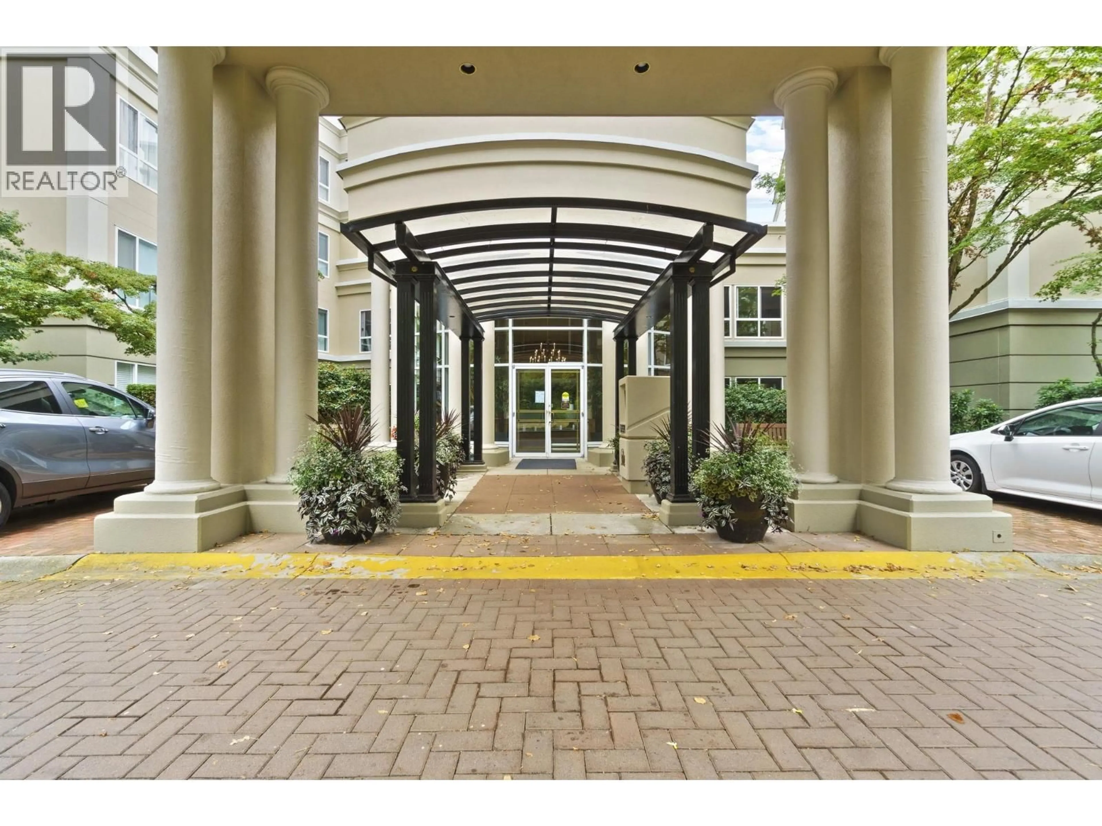 Indoor foyer for 130 - 3098 GUILDFORD WAY, Coquitlam British Columbia V3B7W8