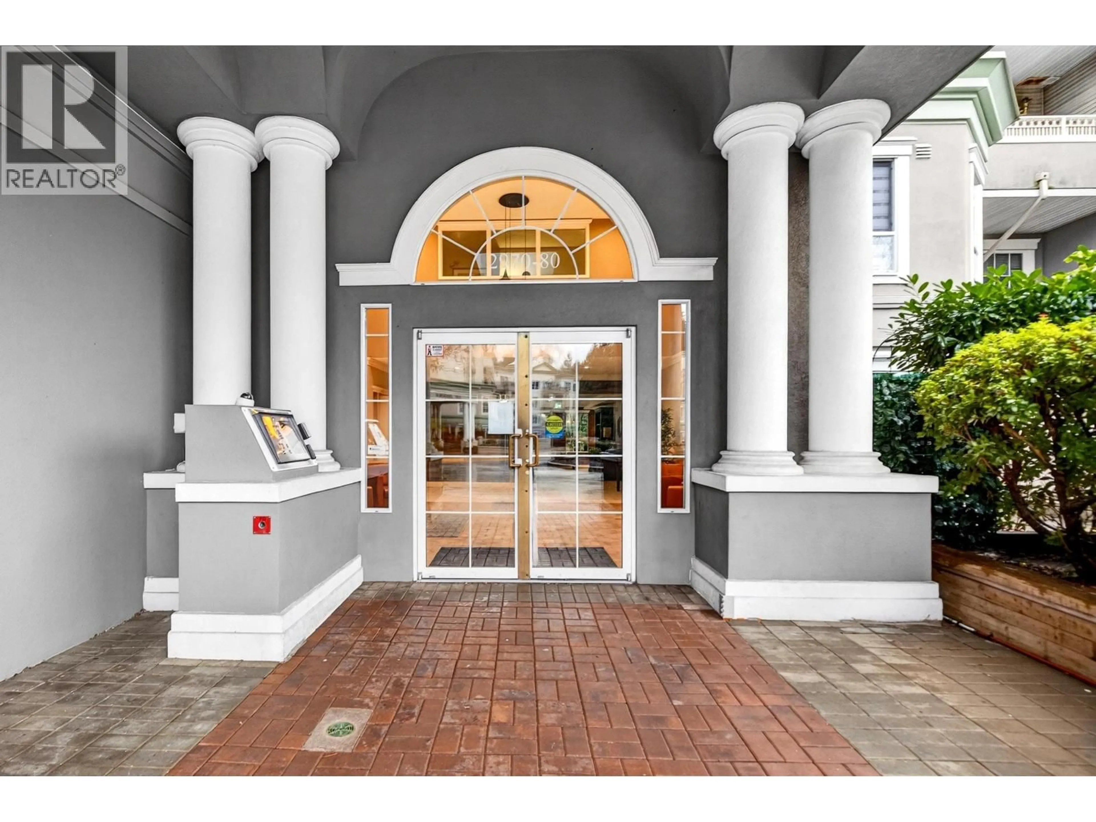 Indoor foyer for 407 - 2970 PRINCESS CRESCENT, Coquitlam British Columbia V3B7R5