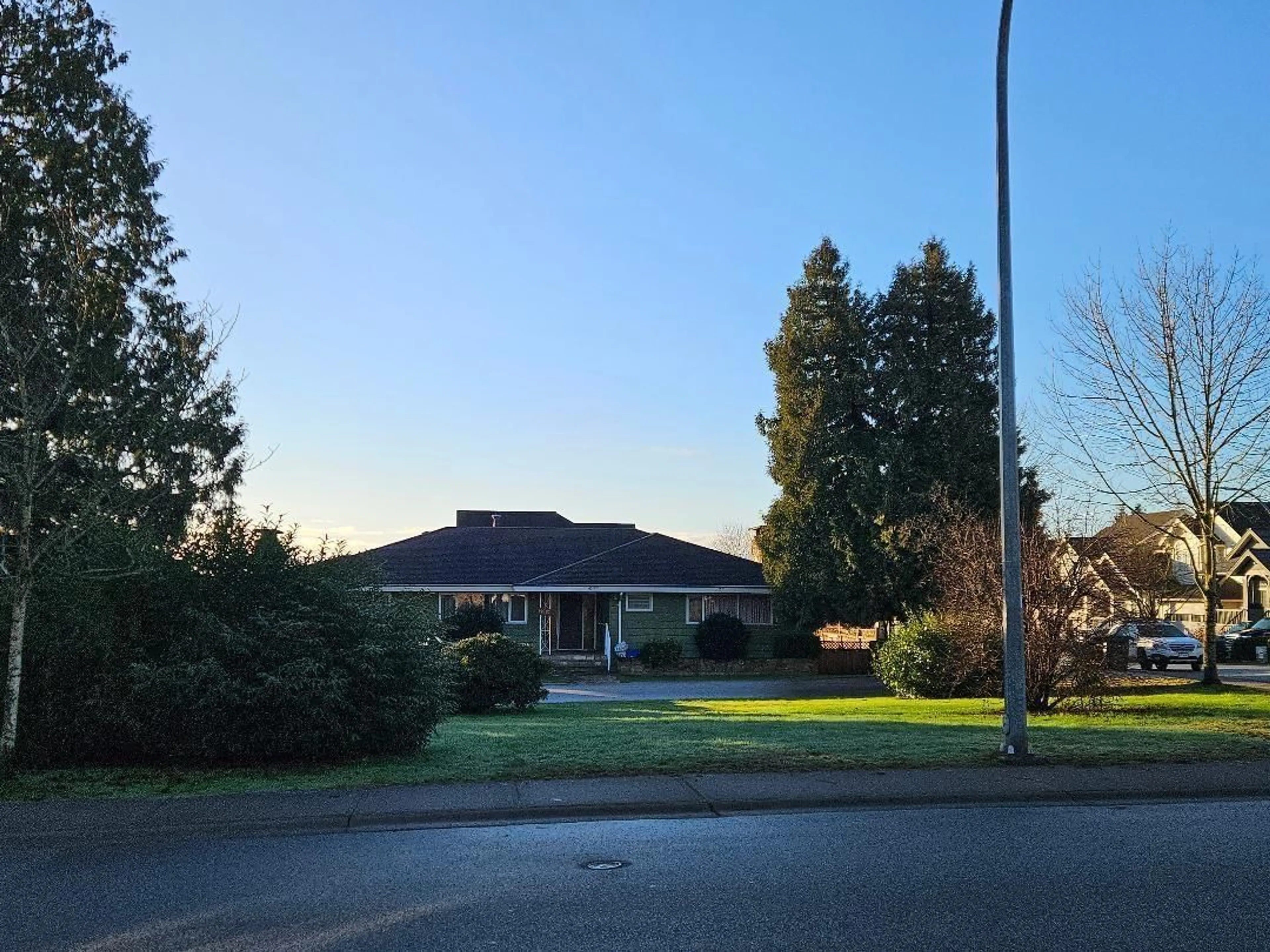 A pic from outside/outdoor area/front of a property/back of a property/a pic from drone, street for 19682 70 AVENUE, Langley British Columbia V2Y3A7