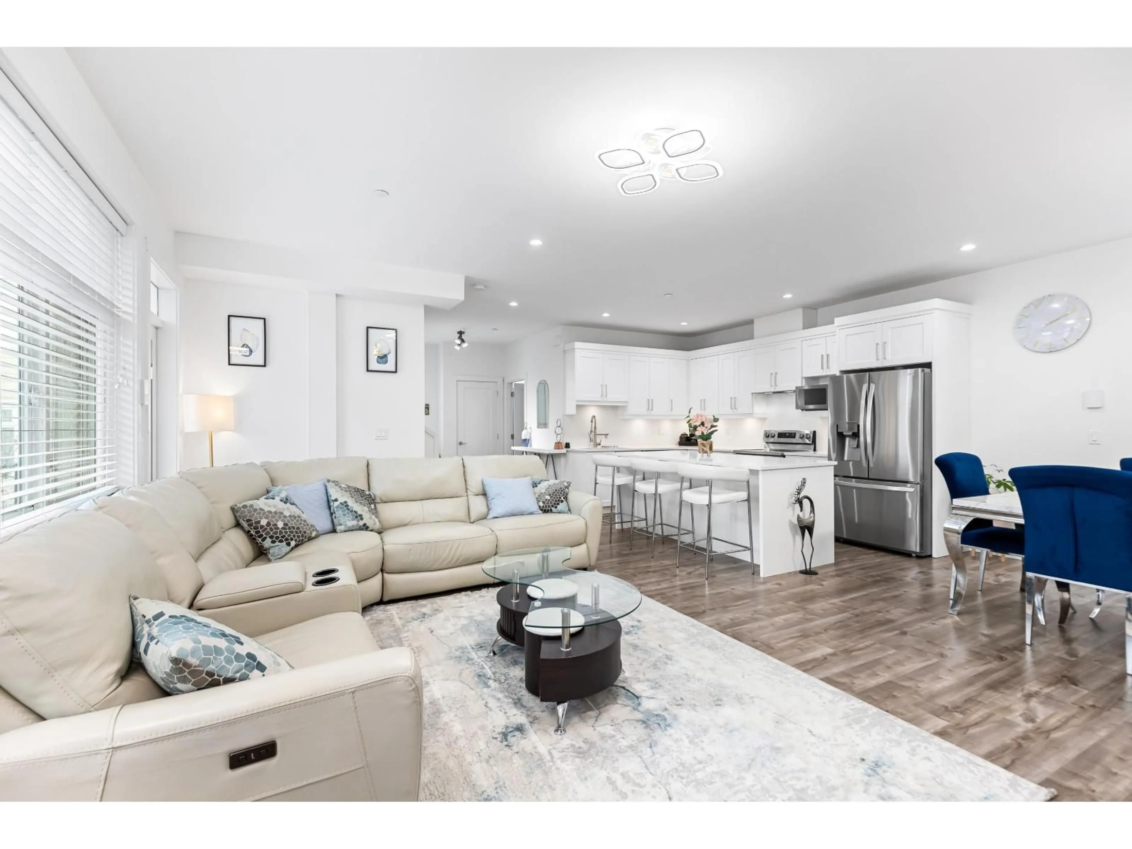 Living room with furniture, unknown for 15 - 20901 83 AVENUE, Langley British Columbia V2Y0W8