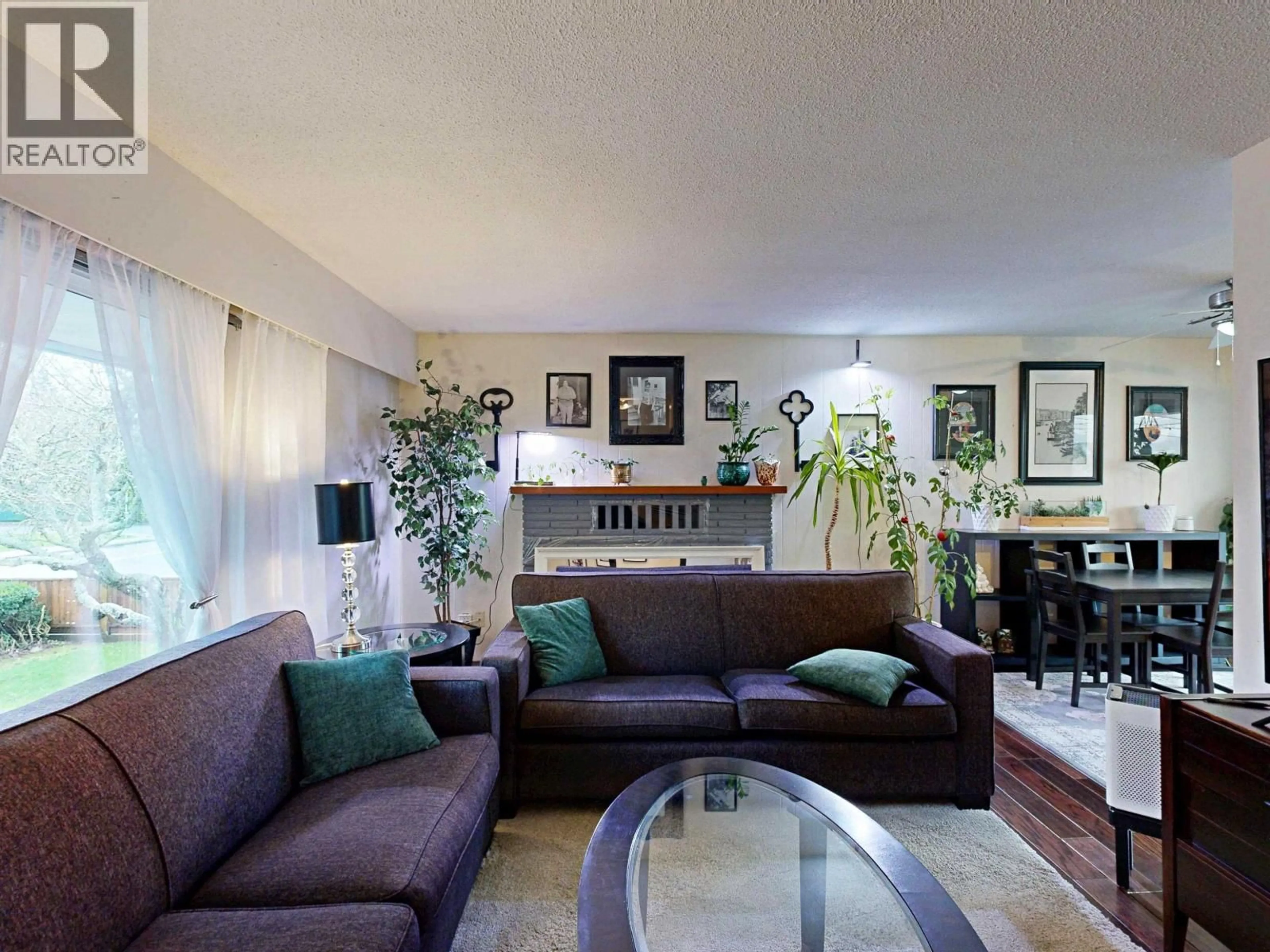 Living room with furniture, unknown for 5379 1 AVENUE, Delta British Columbia V4M1B8