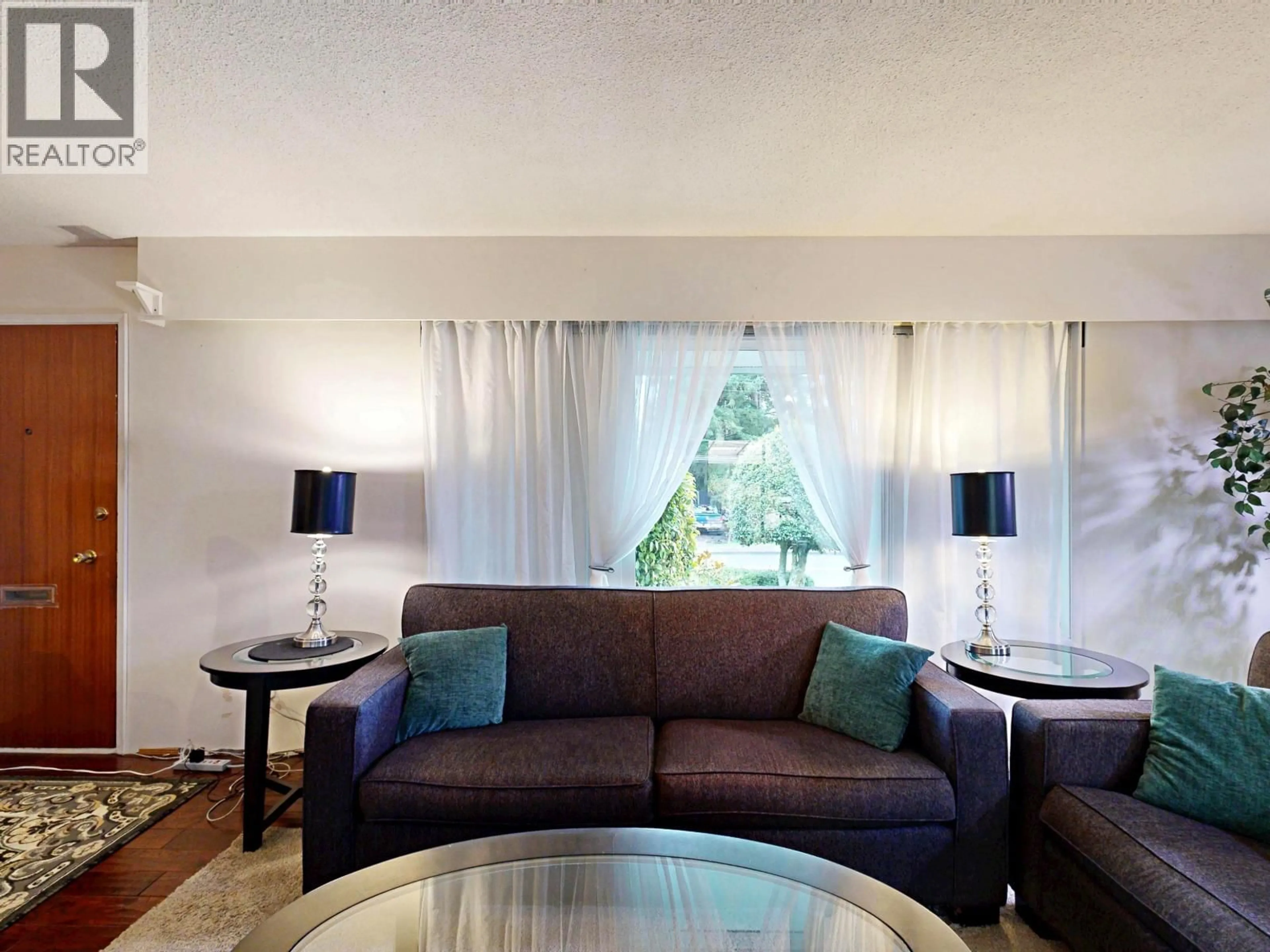 Living room with furniture, unknown for 5379 1 AVENUE, Delta British Columbia V4M1B8