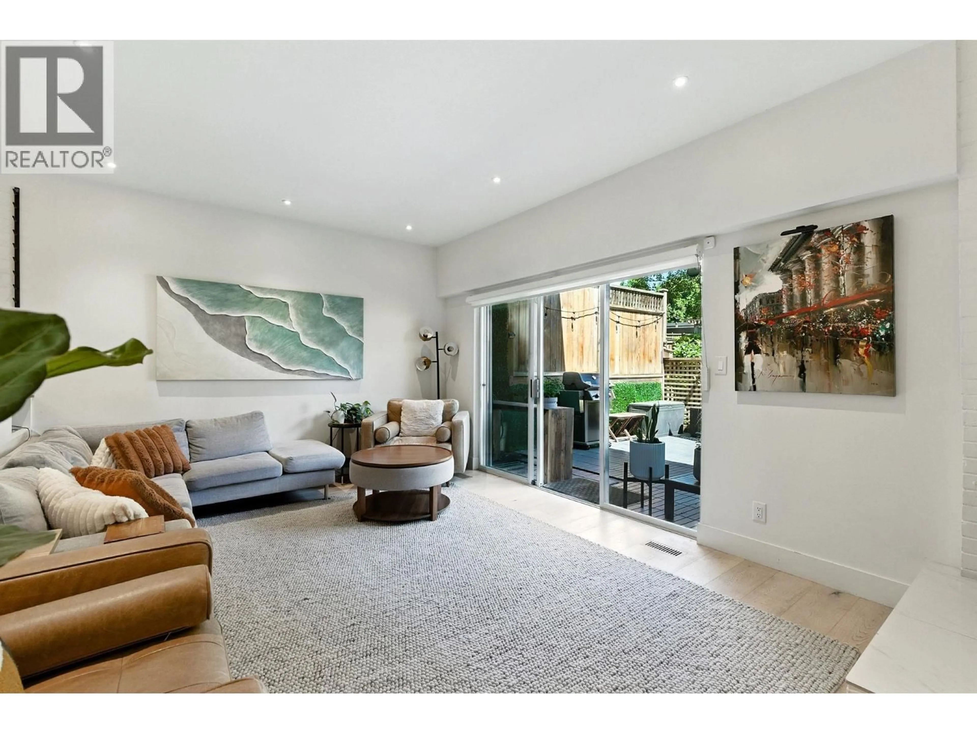 Living room with furniture, unknown for 137 - 3300 CAPILANO ROAD, North Vancouver British Columbia V7R4H8