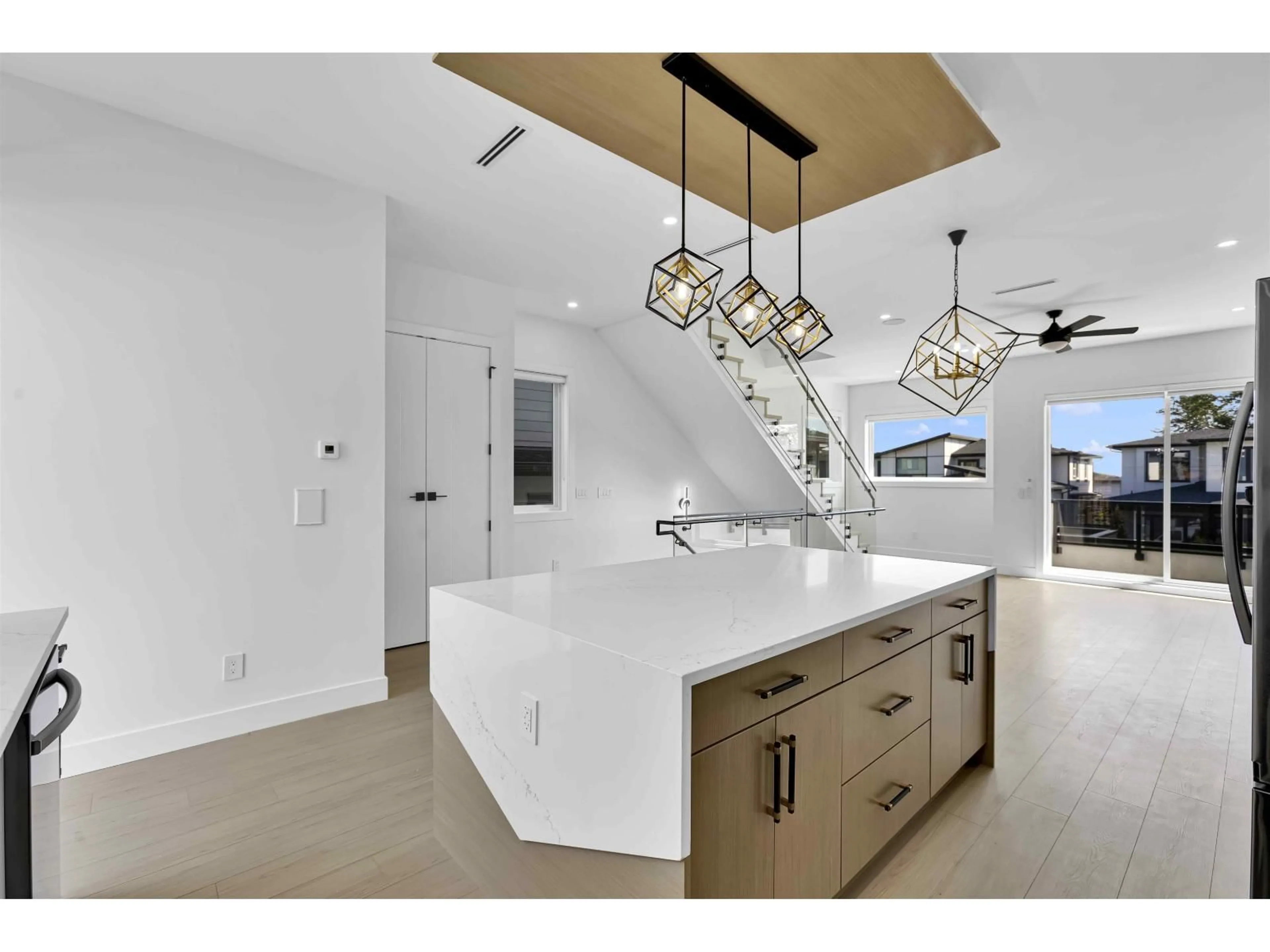 Open concept kitchen, ceramic/tile floor for 102 - 16649 18A AVENUE, Surrey British Columbia V3Z1A2