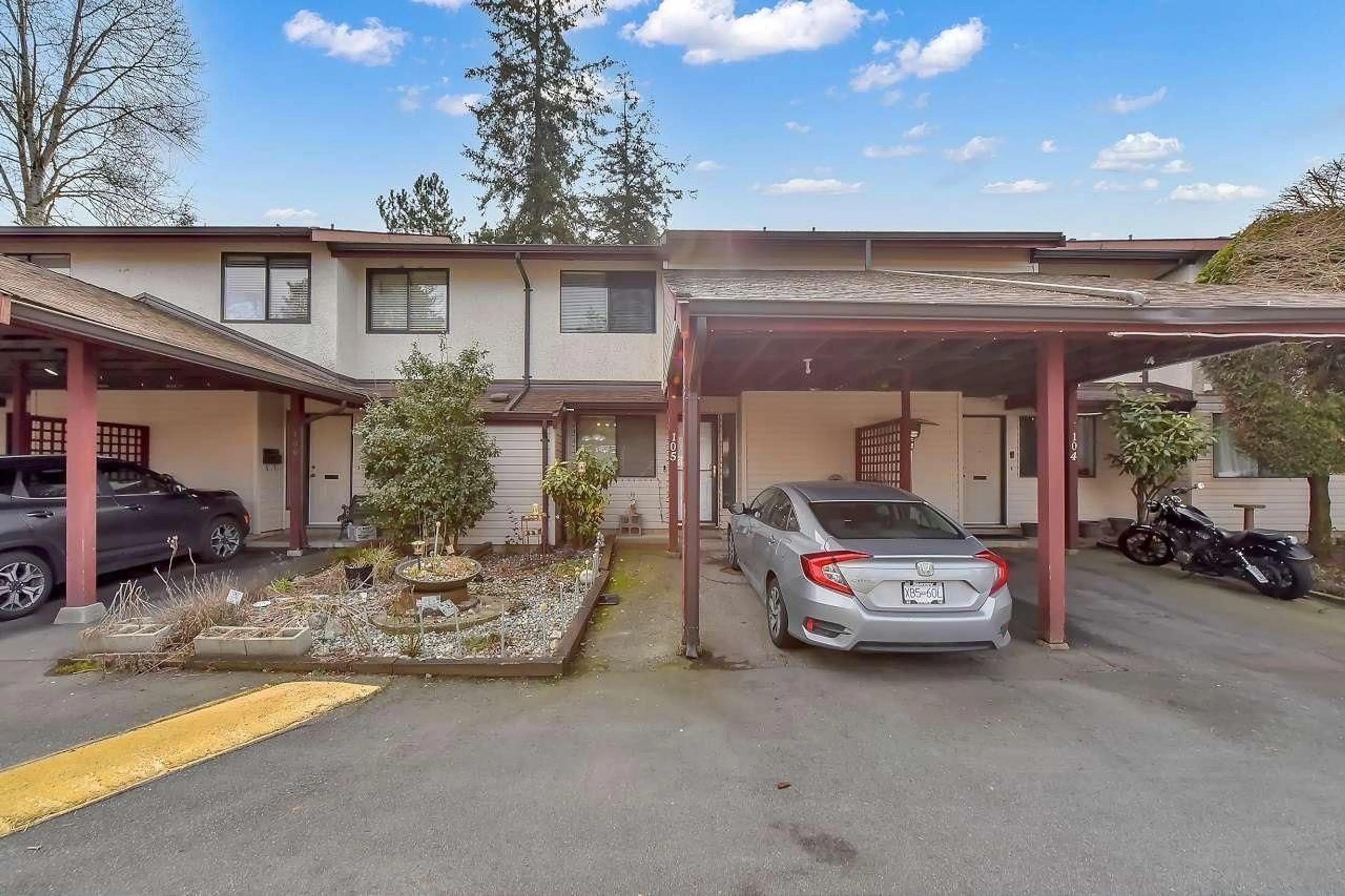 Patio, street for 105 - 13880 74 AVENUE, Surrey British Columbia V3W7E6