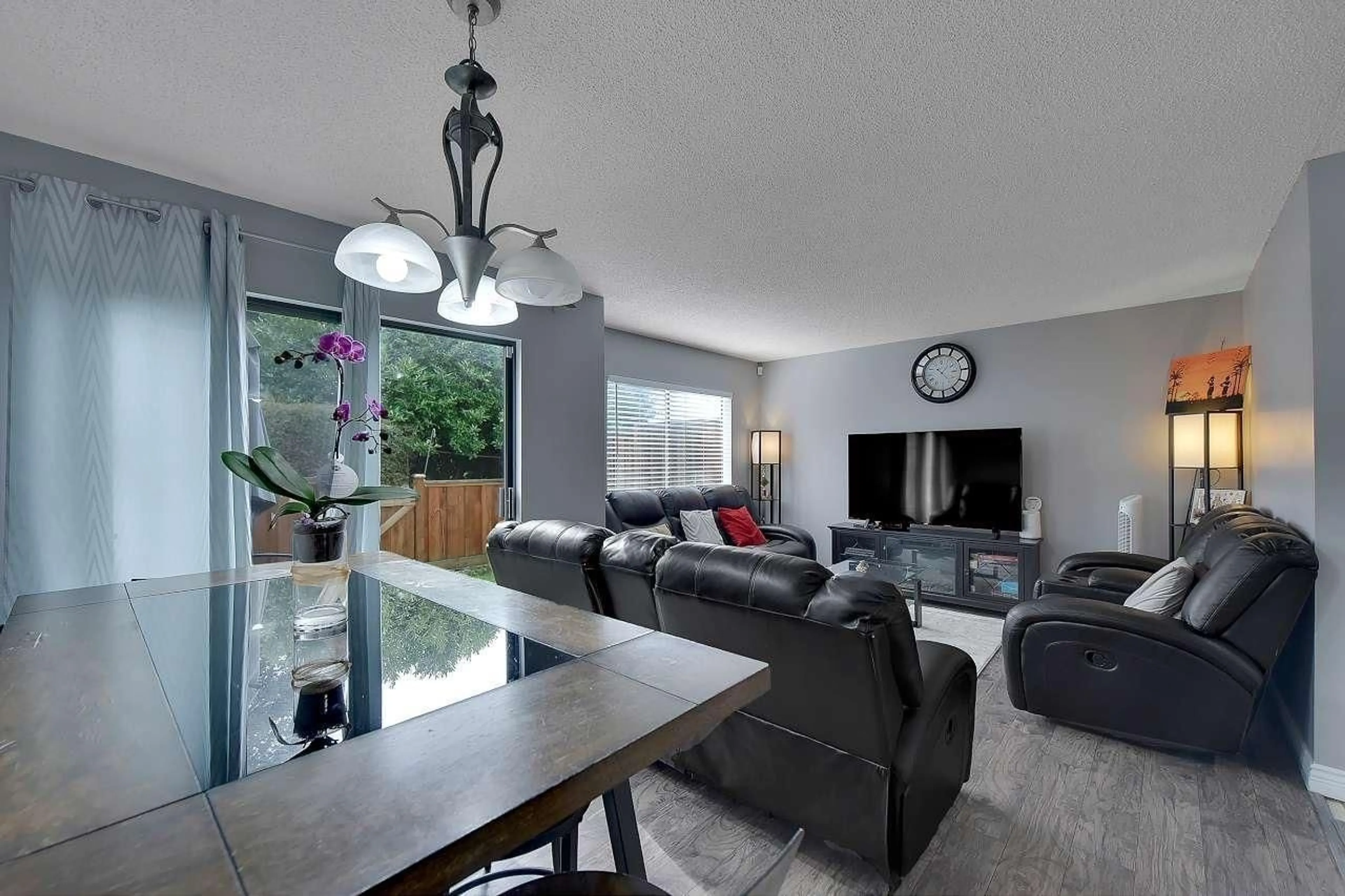 Living room with furniture, unknown for 105 - 13880 74 AVENUE, Surrey British Columbia V3W7E6