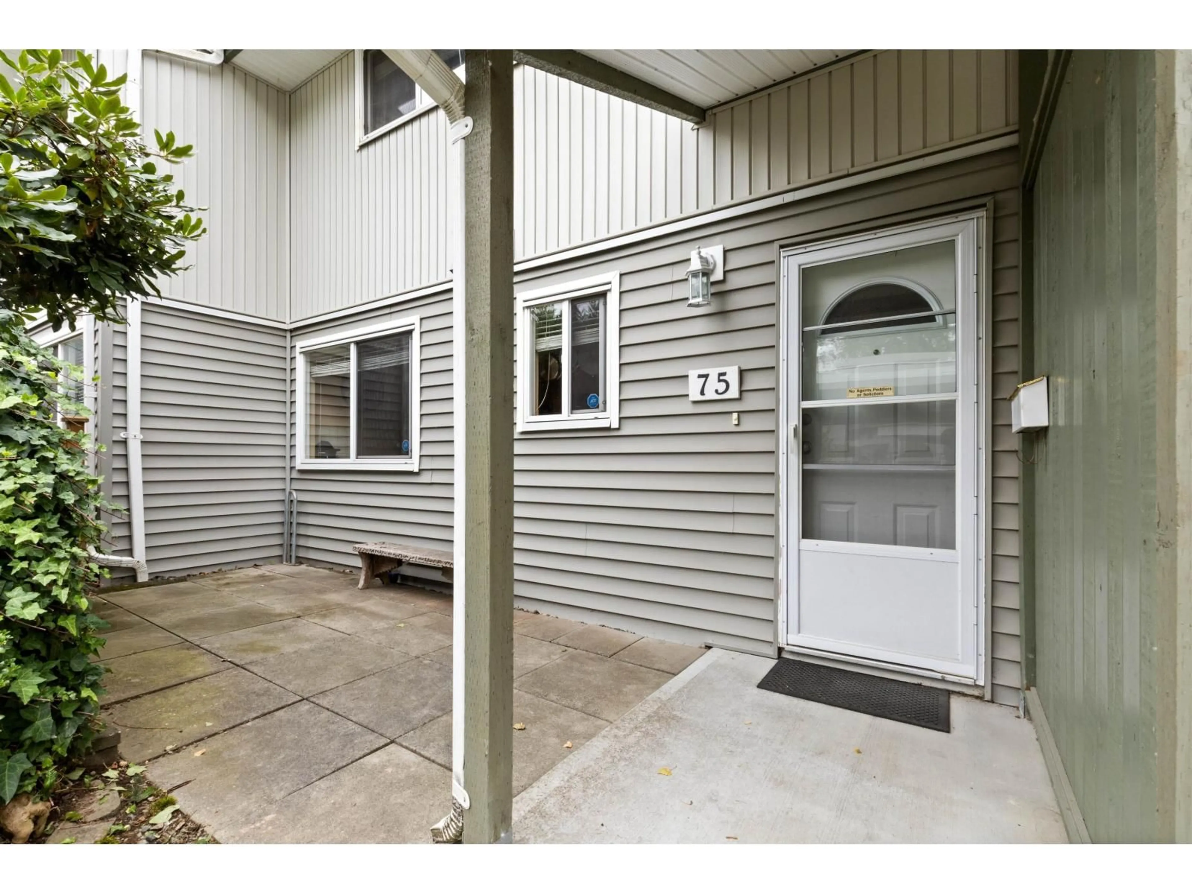 Unknown for 75 - 45185 WOLFE ROAD, Chilliwack British Columbia V2P1V5