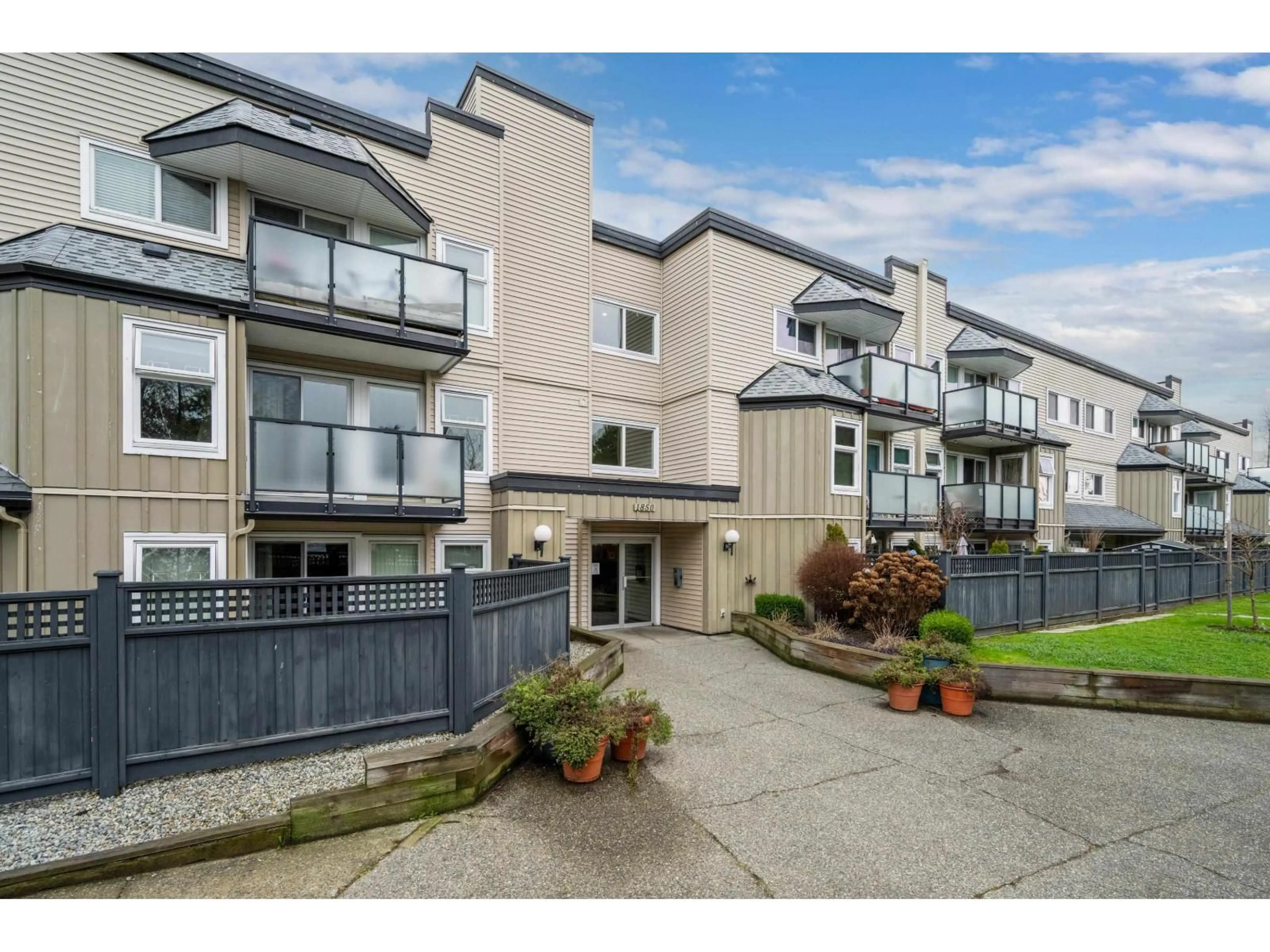 Unknown for 314 - 1850 SOUTHMERE CRESCENT EAST, Surrey British Columbia V4A6Y6