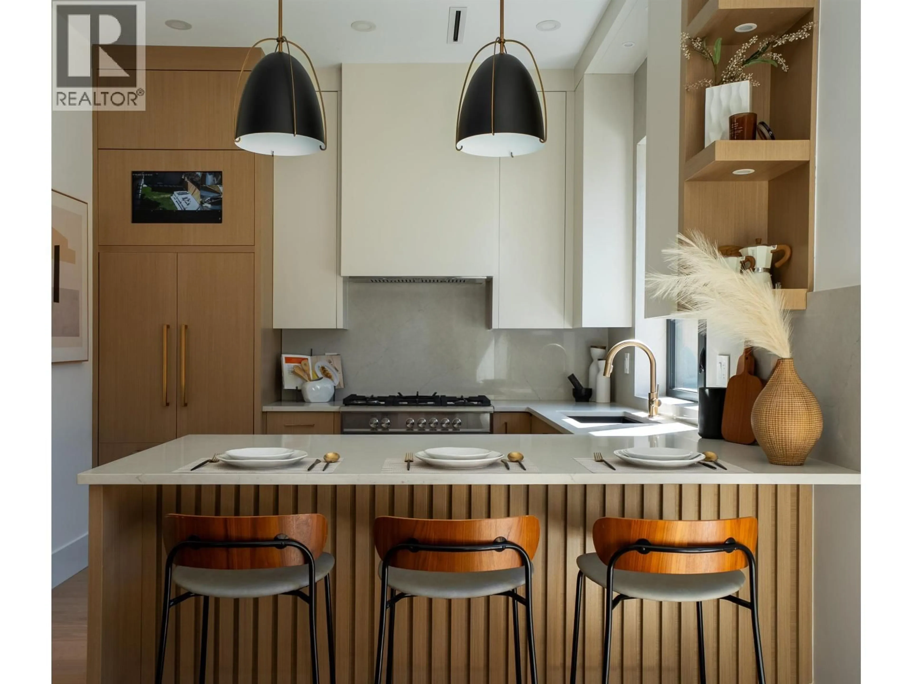 Contemporary kitchen, unknown for 2 - 356 40TH AVENUE, Vancouver British Columbia V5W1L9