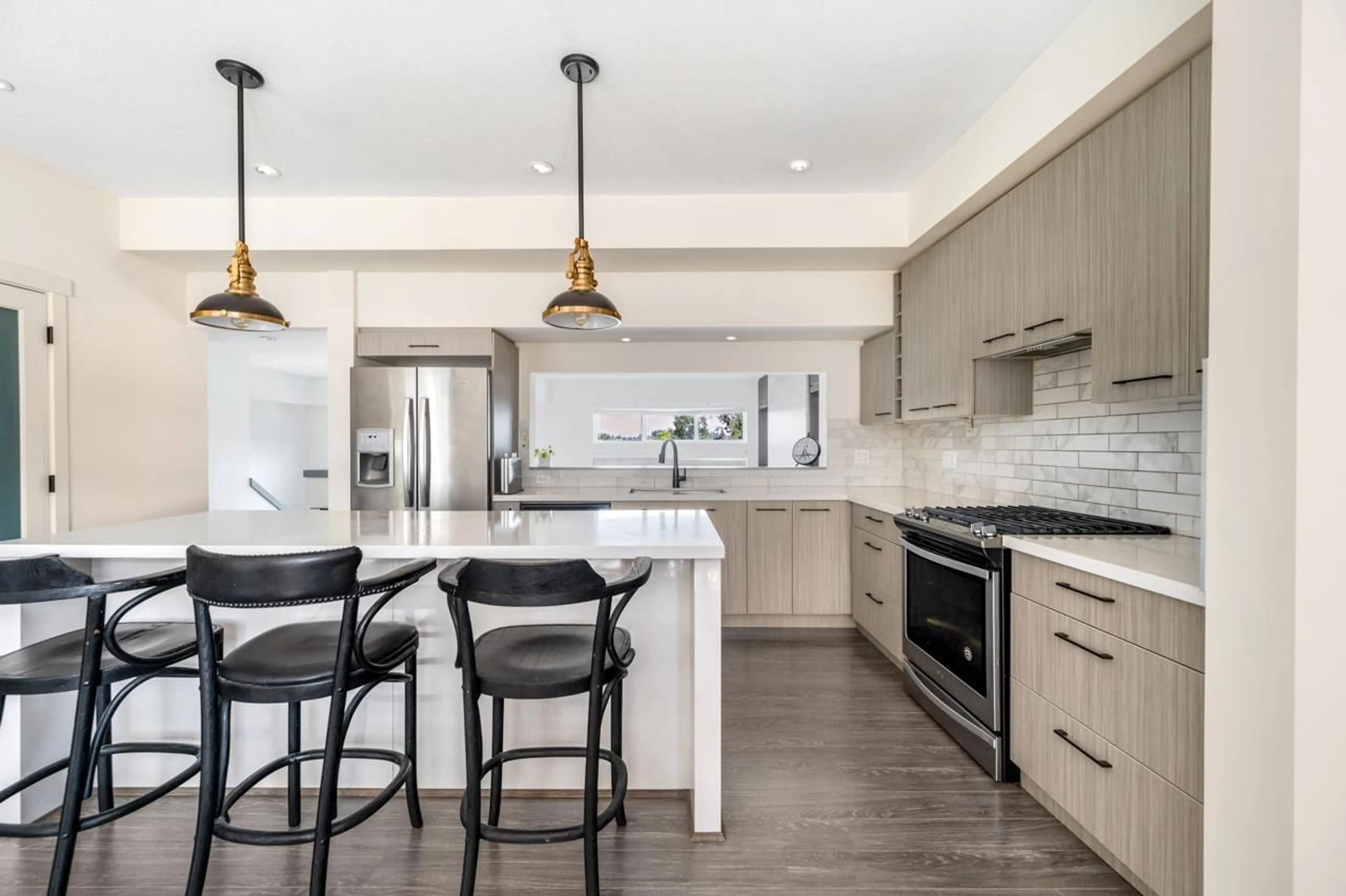 Open concept kitchen, ceramic/tile floor for 42 - 14057 60A AVENUE, Surrey British Columbia V3X0J2