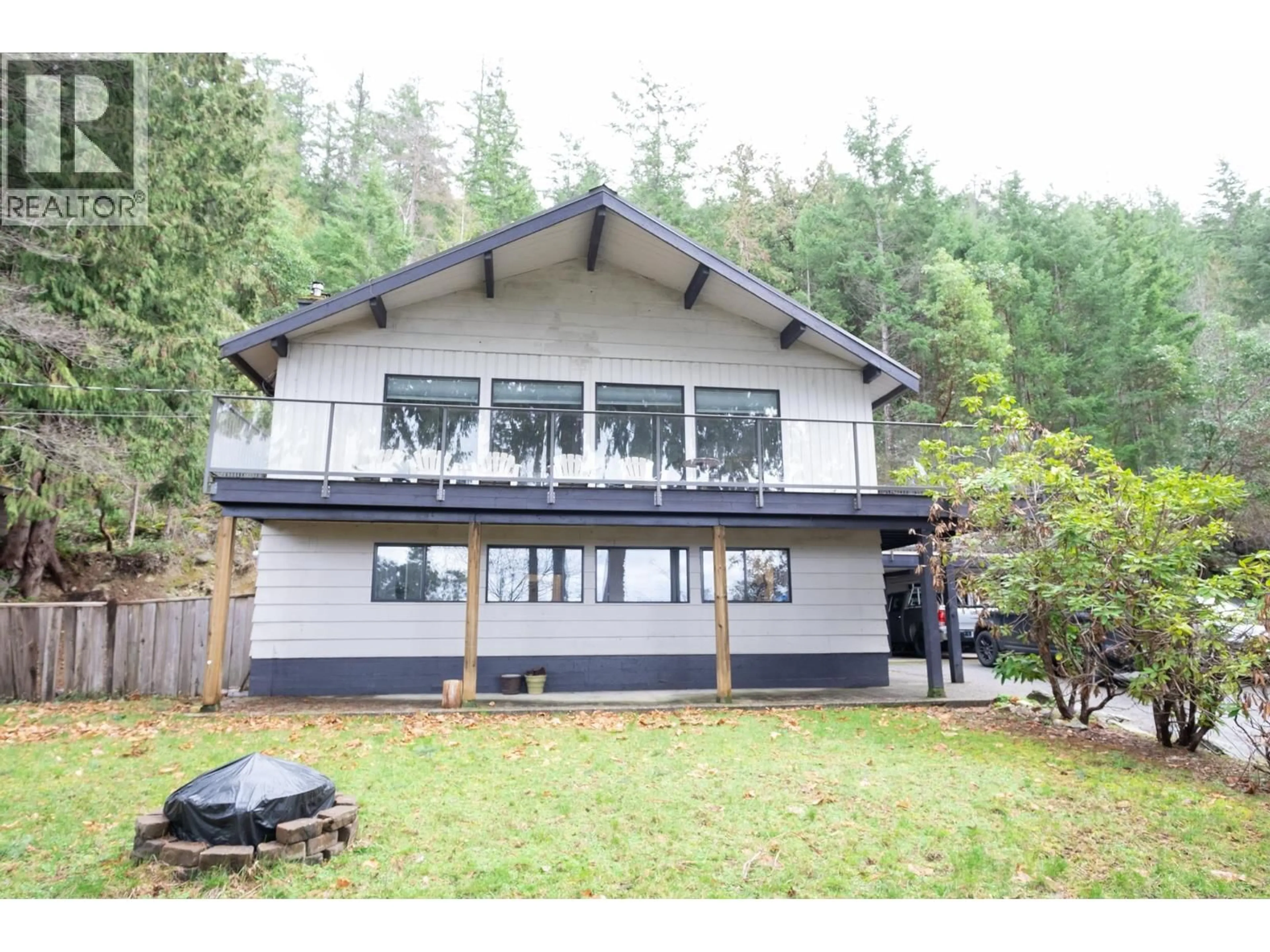 Home with vinyl exterior material, building for 12870 DOGWOOD DRIVE, Pender Harbour British Columbia V0N2H1
