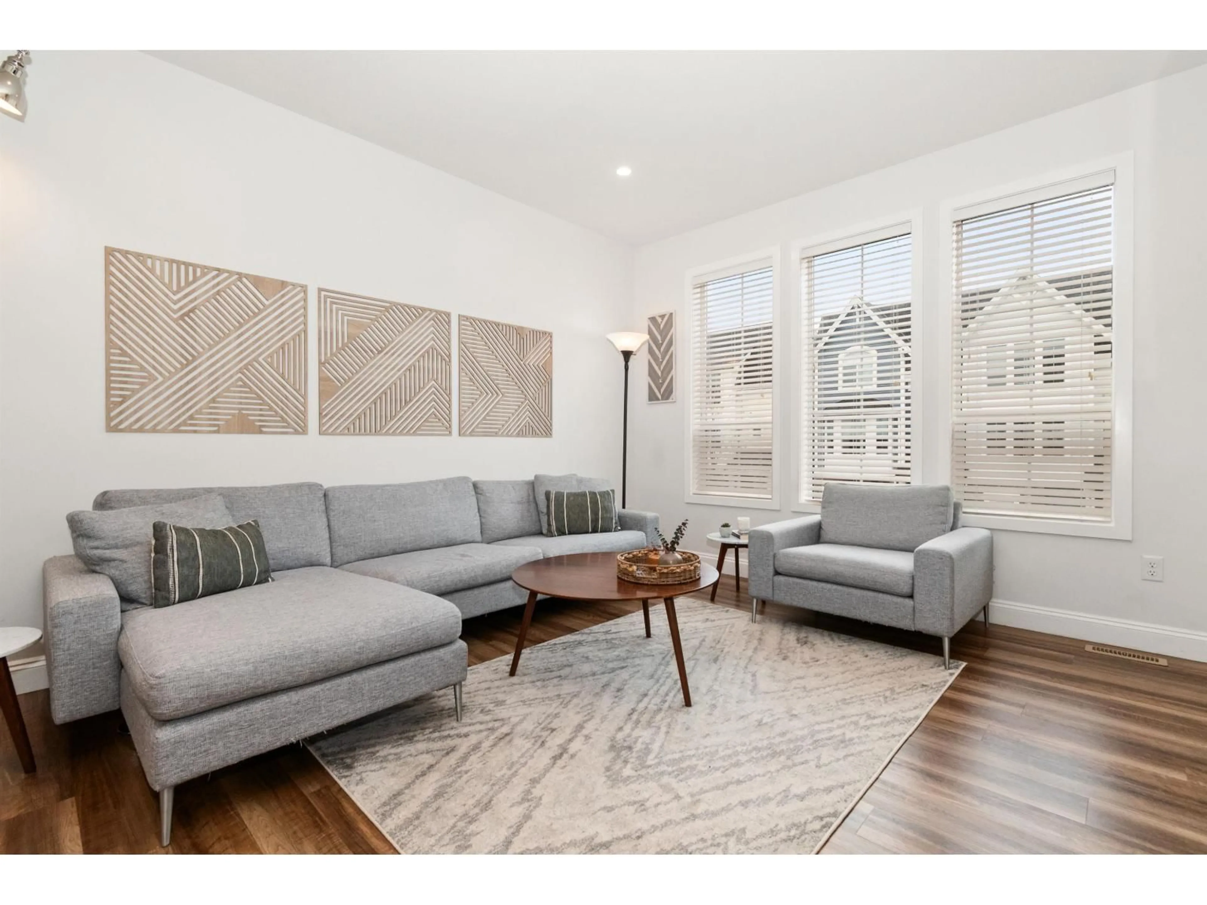 Living room with furniture, unknown for 5524 DRIFTWOOD STREET, Chilliwack British Columbia V2R6A3