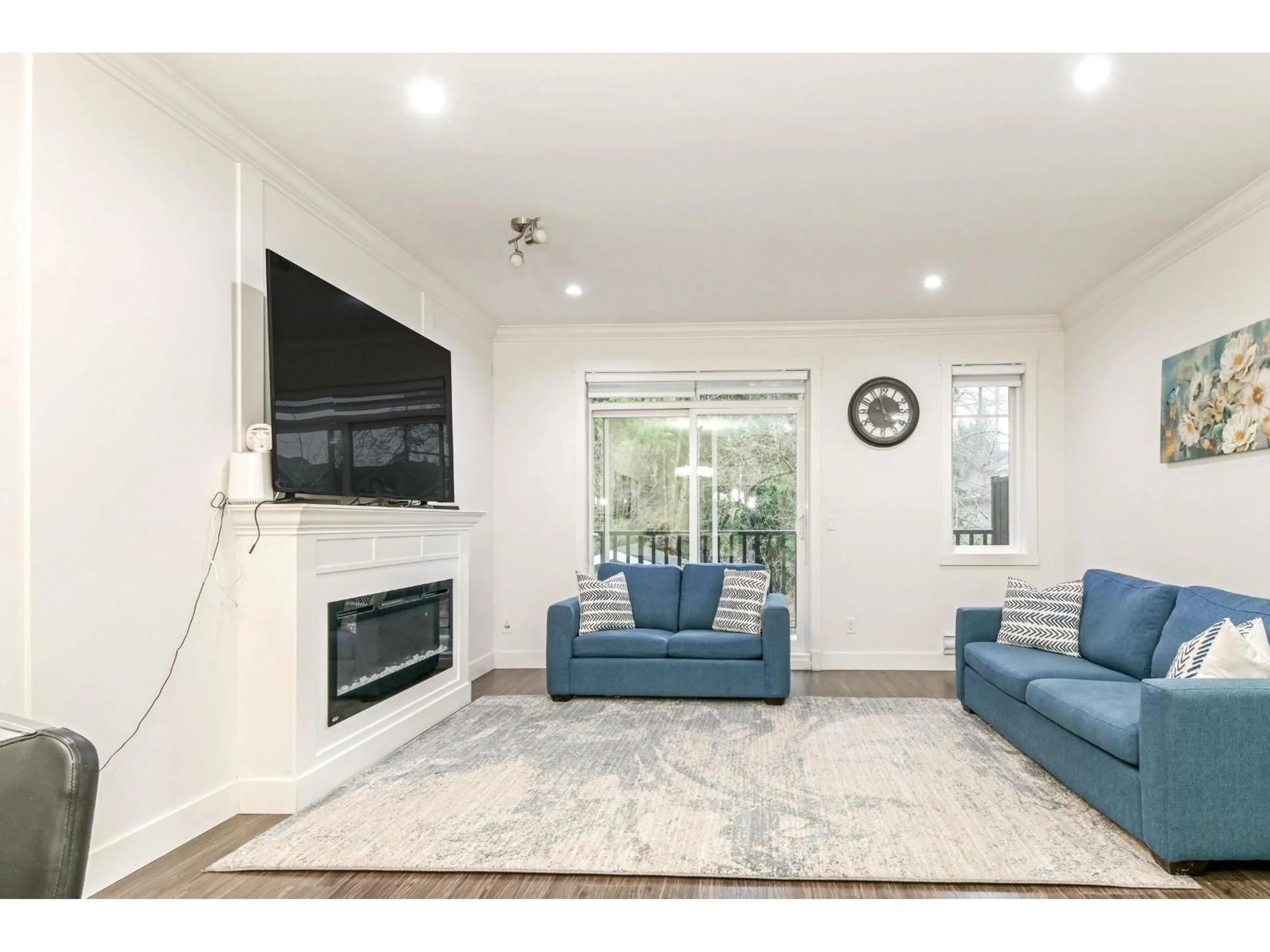 Living room with furniture, unknown for 140 - 13898 64 AVENUE, Surrey British Columbia V3W1L6