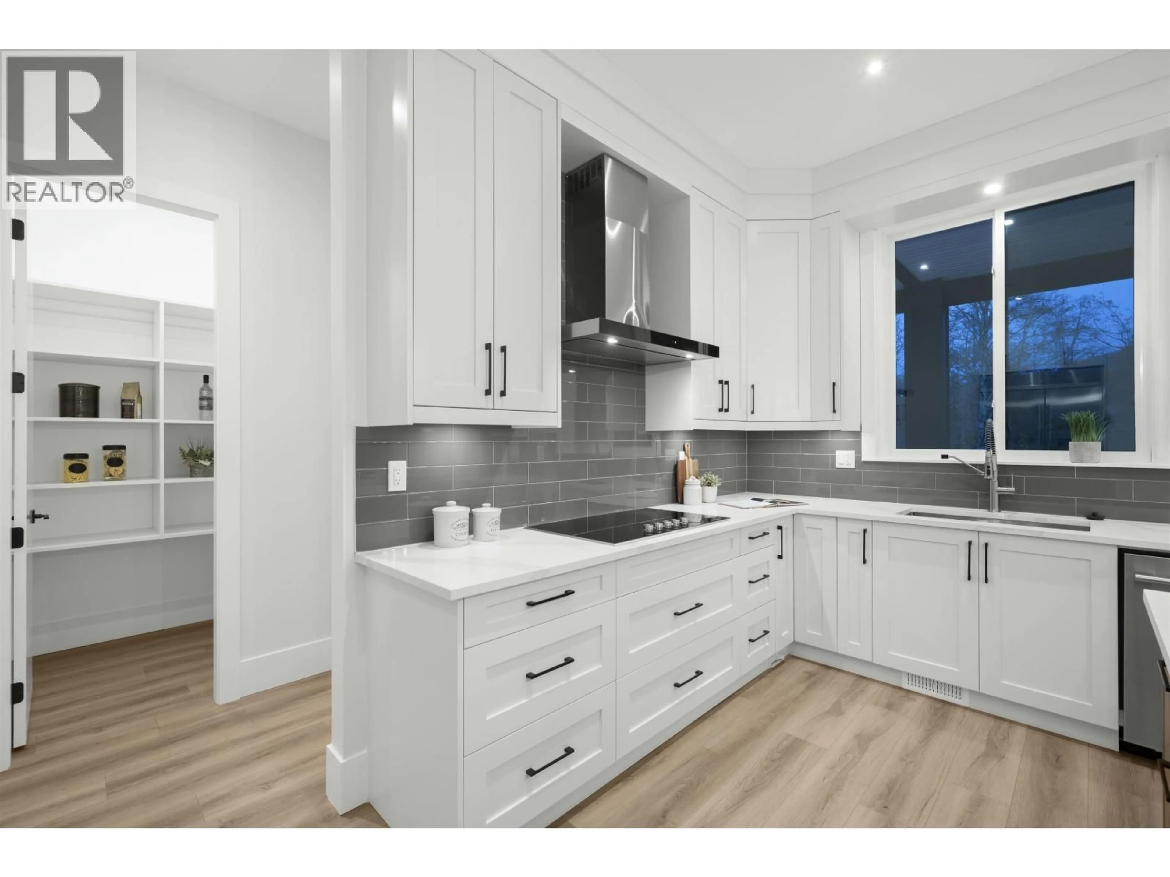 Contemporary kitchen, unknown for 11018 243B STREET, Maple Ridge British Columbia V2W1H5