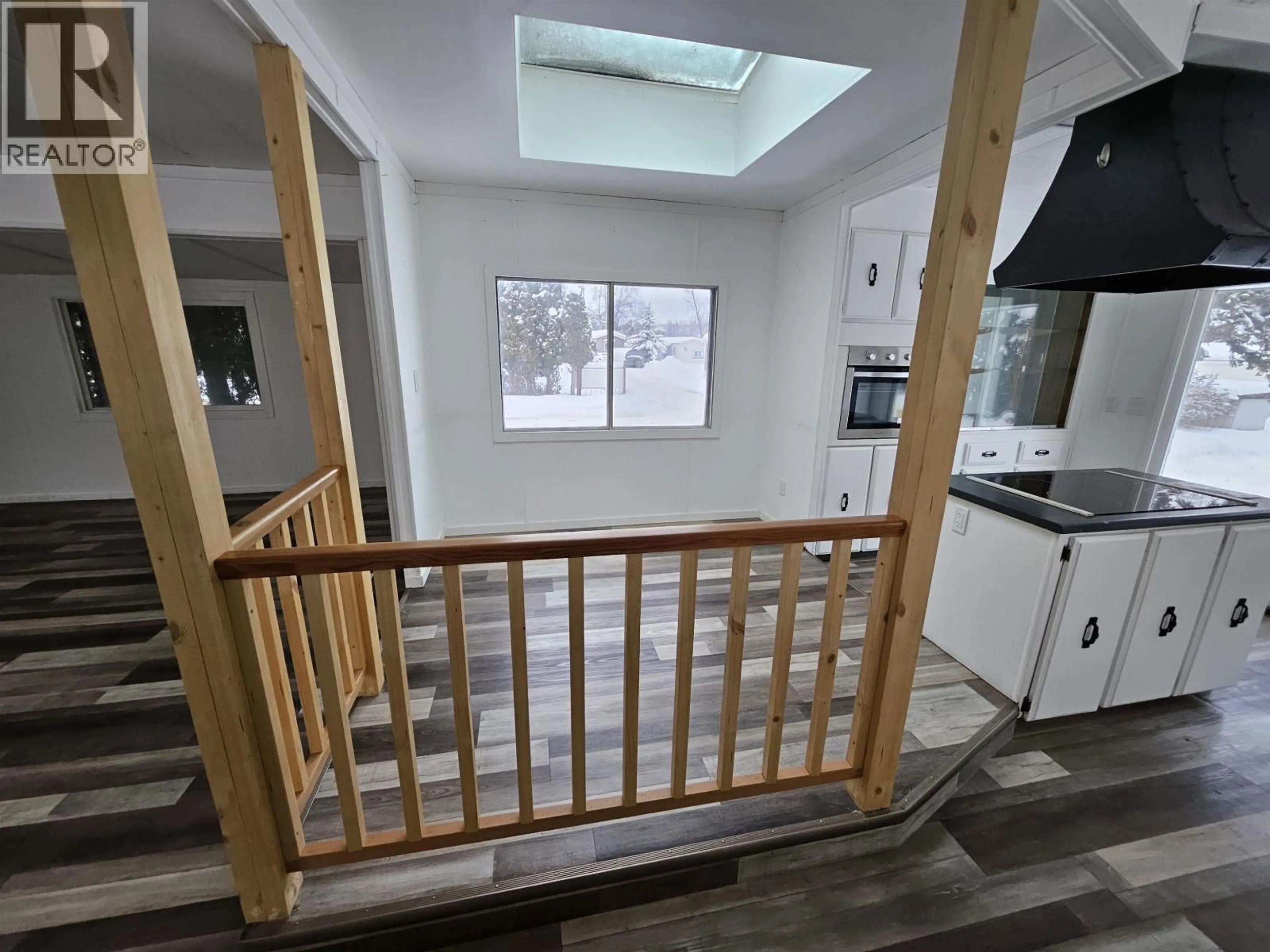 Indoor entryway for 44 - 654 NORTH FRASER DRIVE, Quesnel British Columbia V2J1Z6