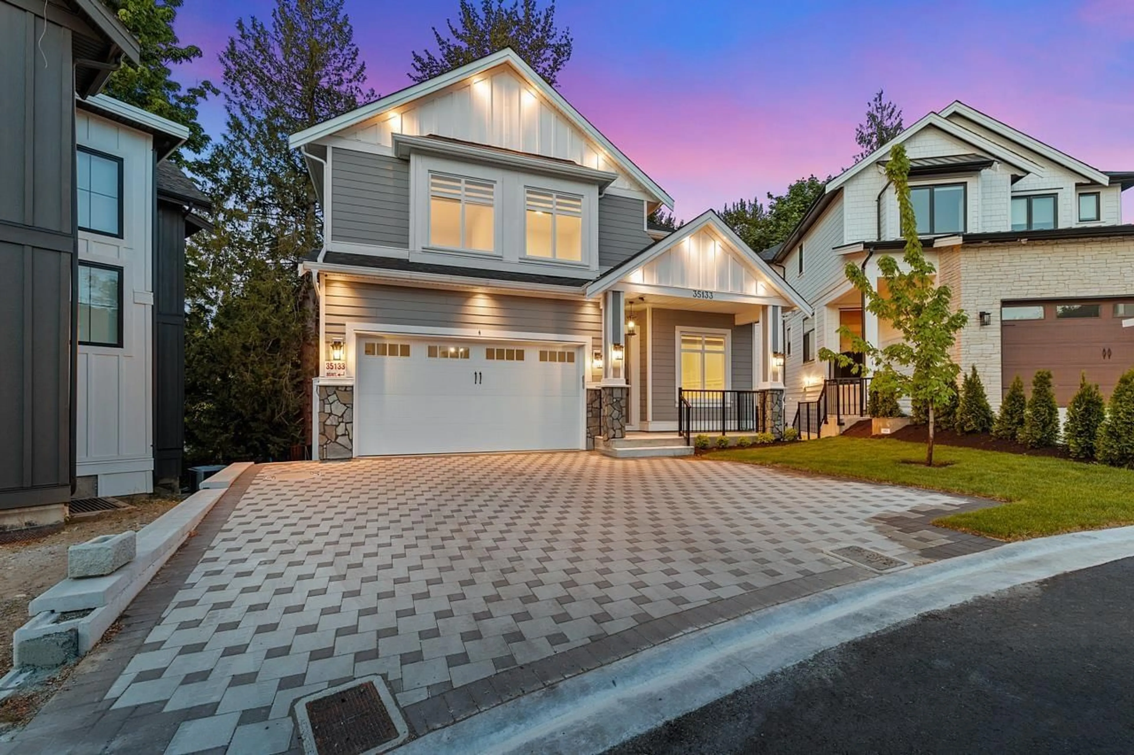 Home with vinyl exterior material, street for 4 - 35133 CHRISTINA PLACE, Abbotsford British Columbia V2S8H1