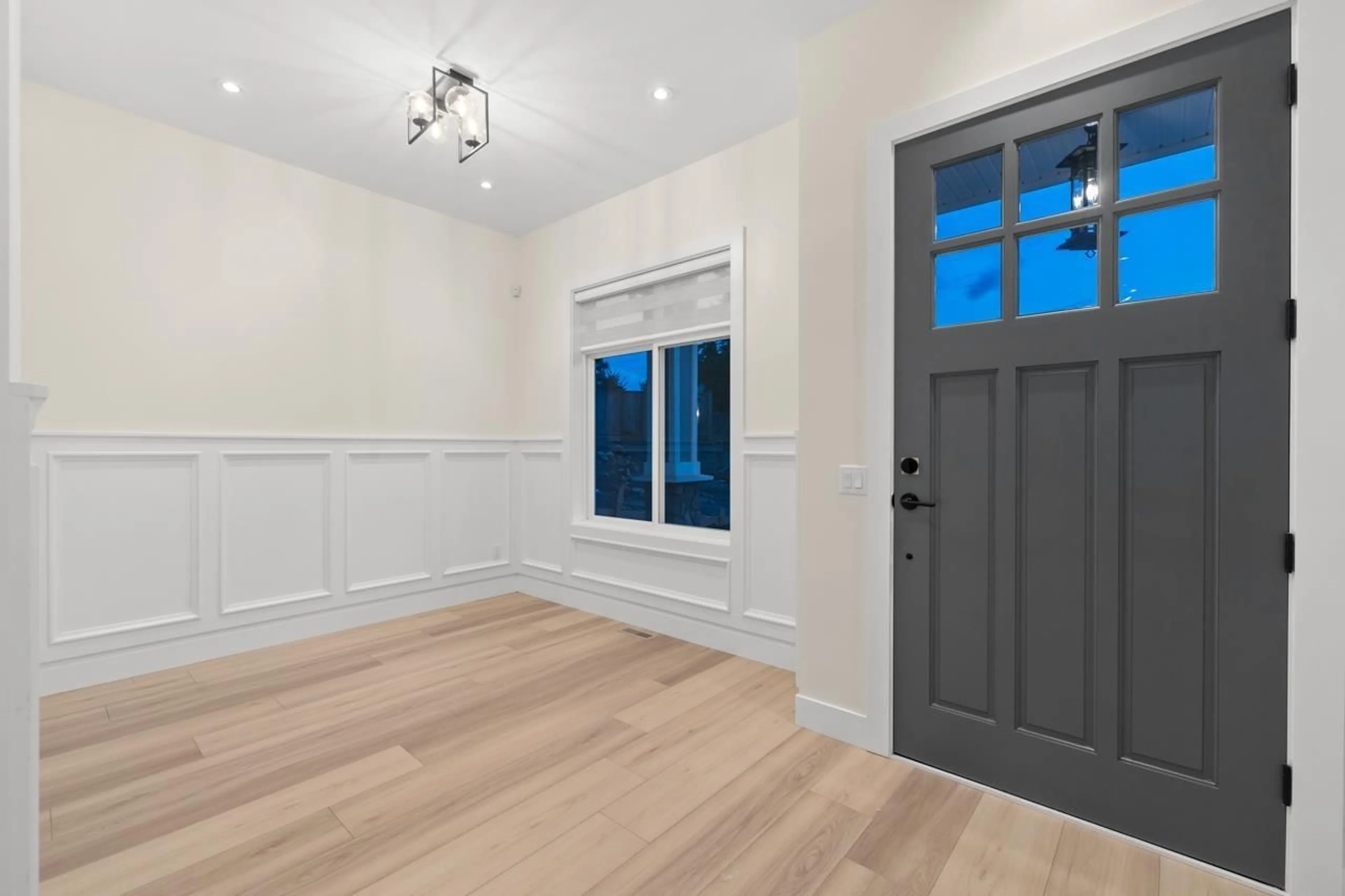 Indoor entryway for 4 - 35133 CHRISTINA PLACE, Abbotsford British Columbia V2S8H1