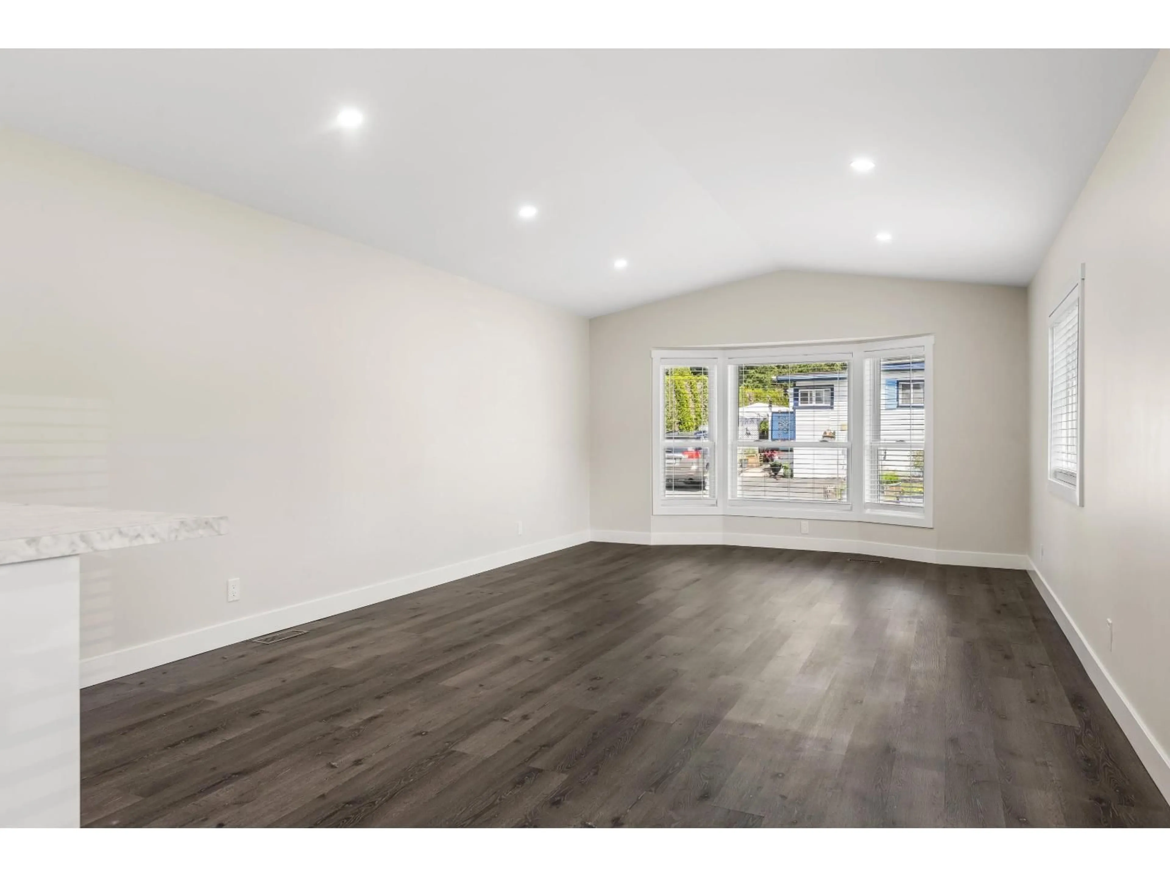 A pic of a room for 3 - 44565 MONTE VISTA DRIVE, Chilliwack British Columbia V2R5Y4