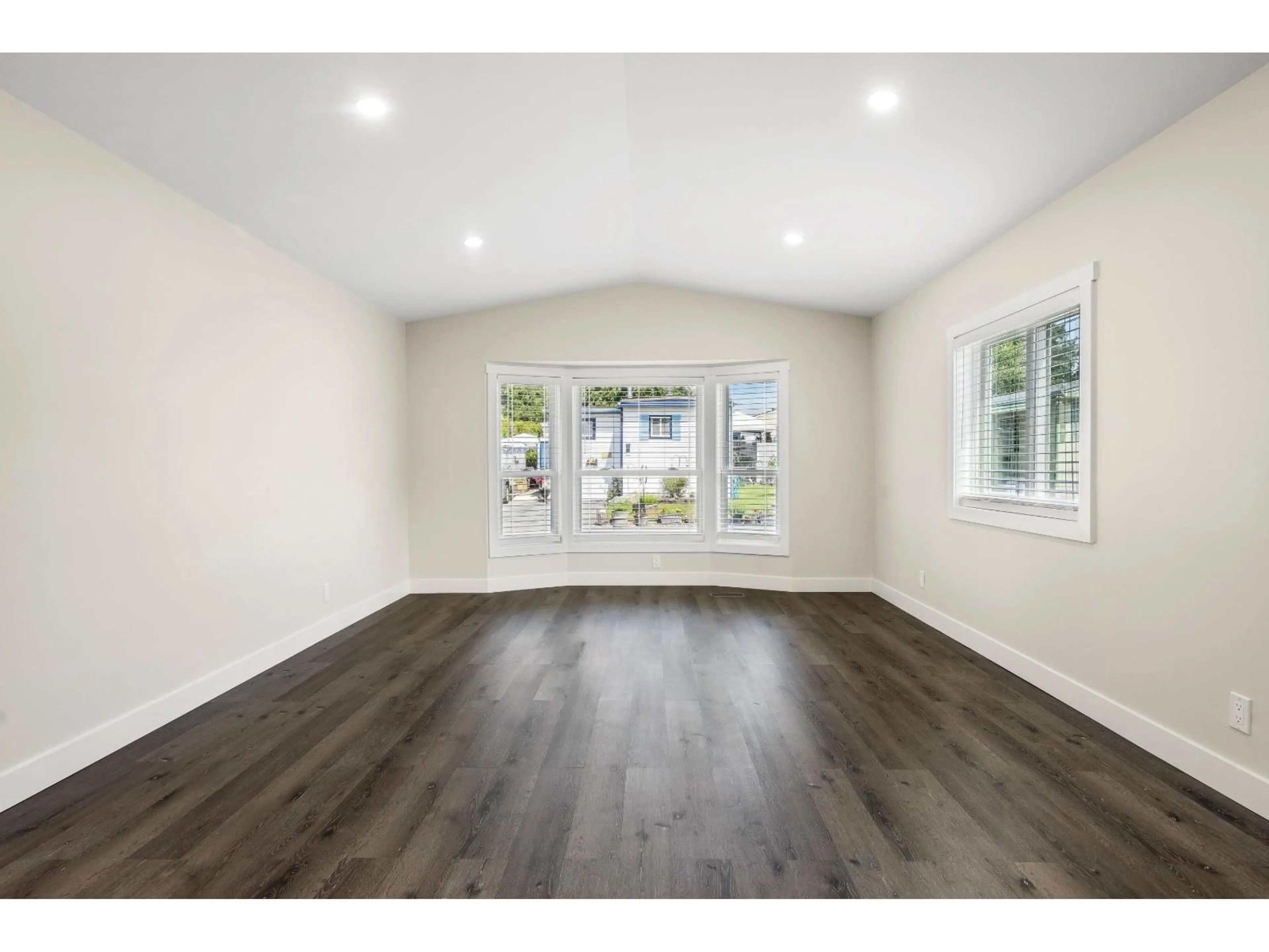 A pic of a room for 3 - 44565 MONTE VISTA DRIVE, Chilliwack British Columbia V2R5Y4